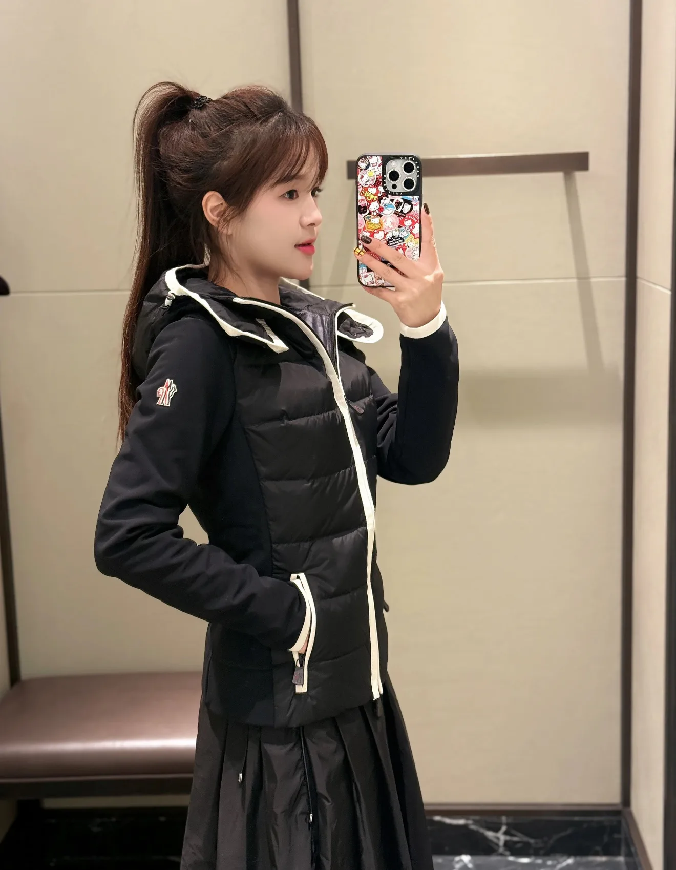Women's Jackets And Down Jackets MONCLER 18430829