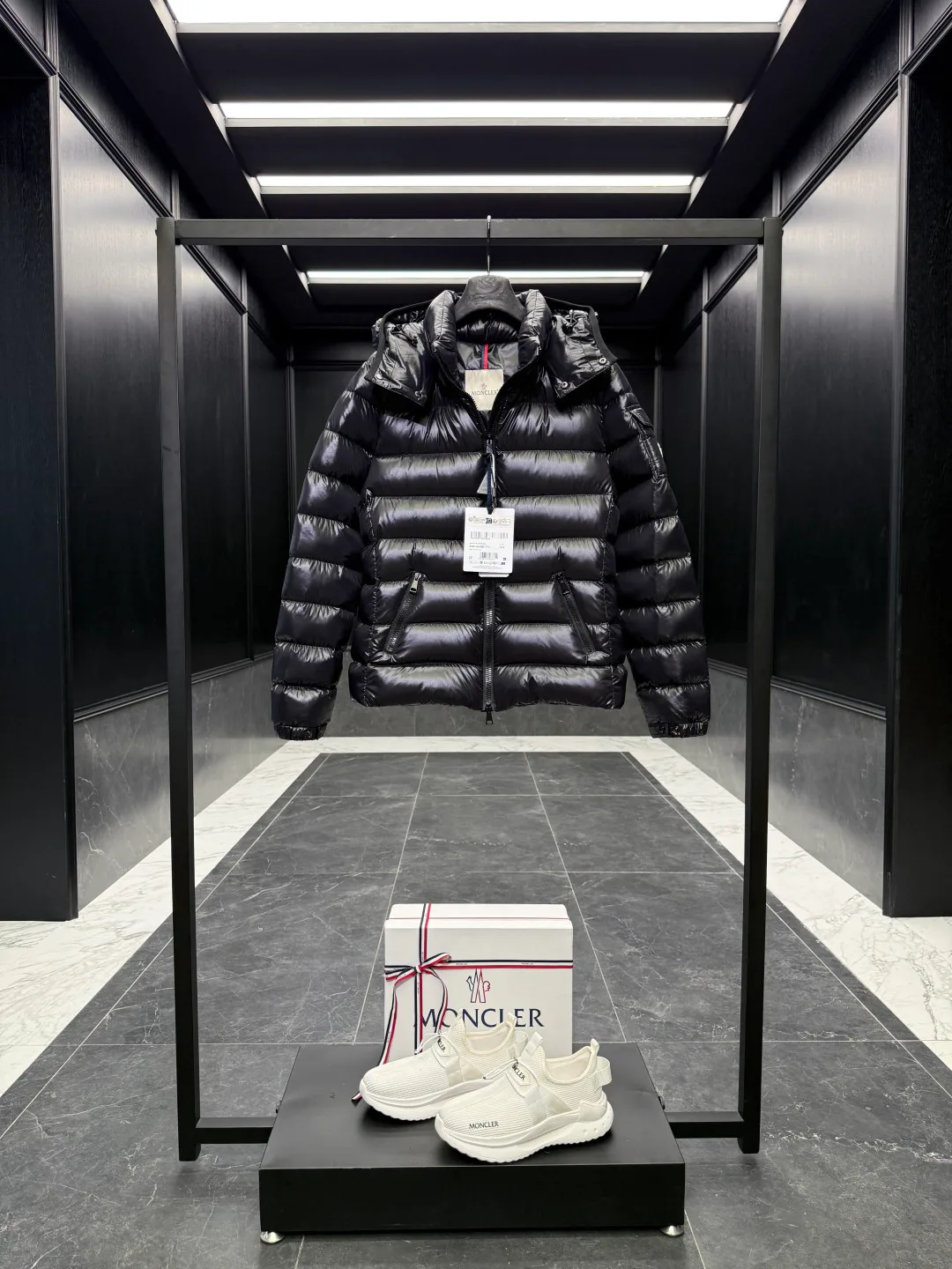 Men's Jackets And Down Jackets MONCLER 17897997
