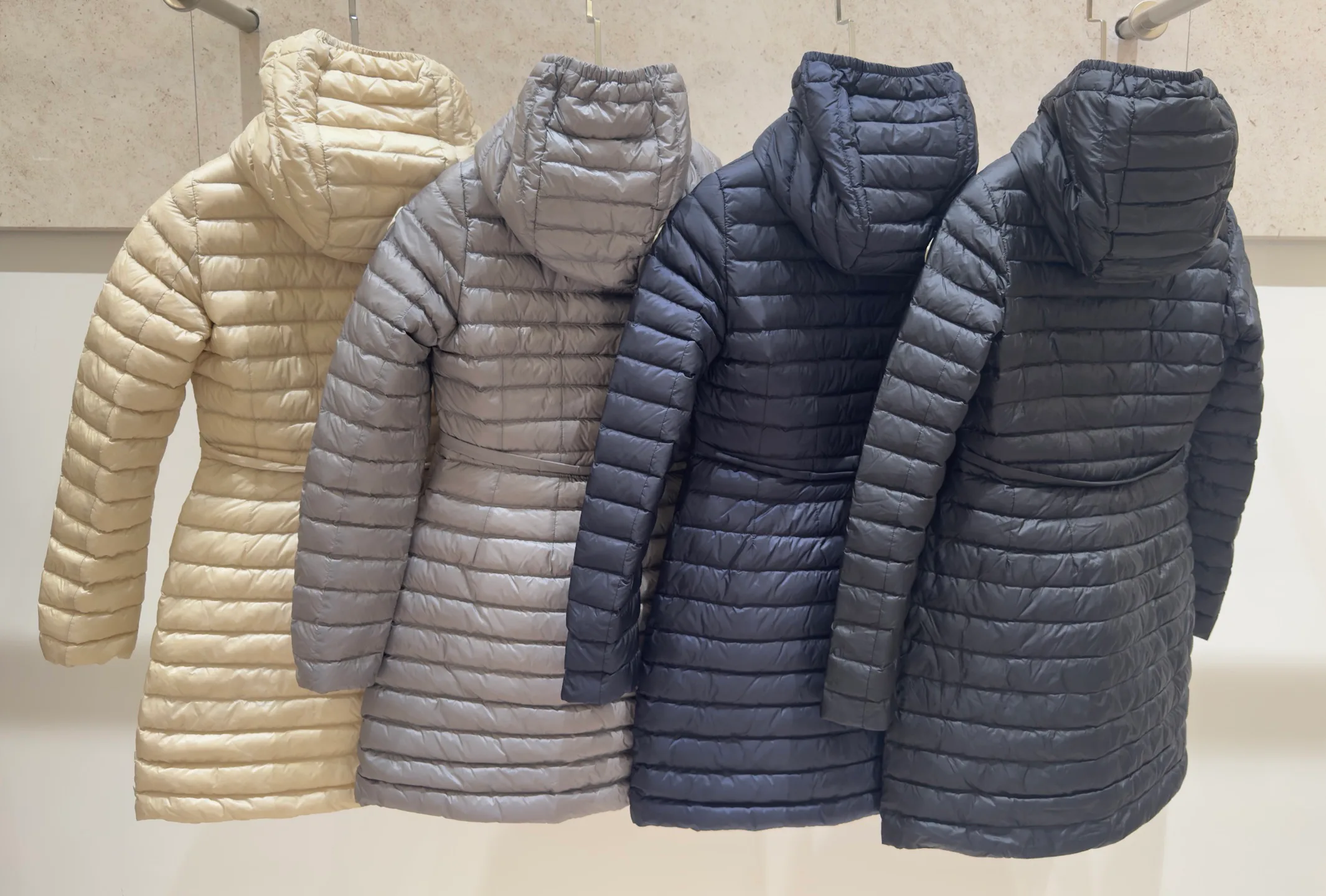 Women's Jackets And Down Jackets MONCLER 17854309