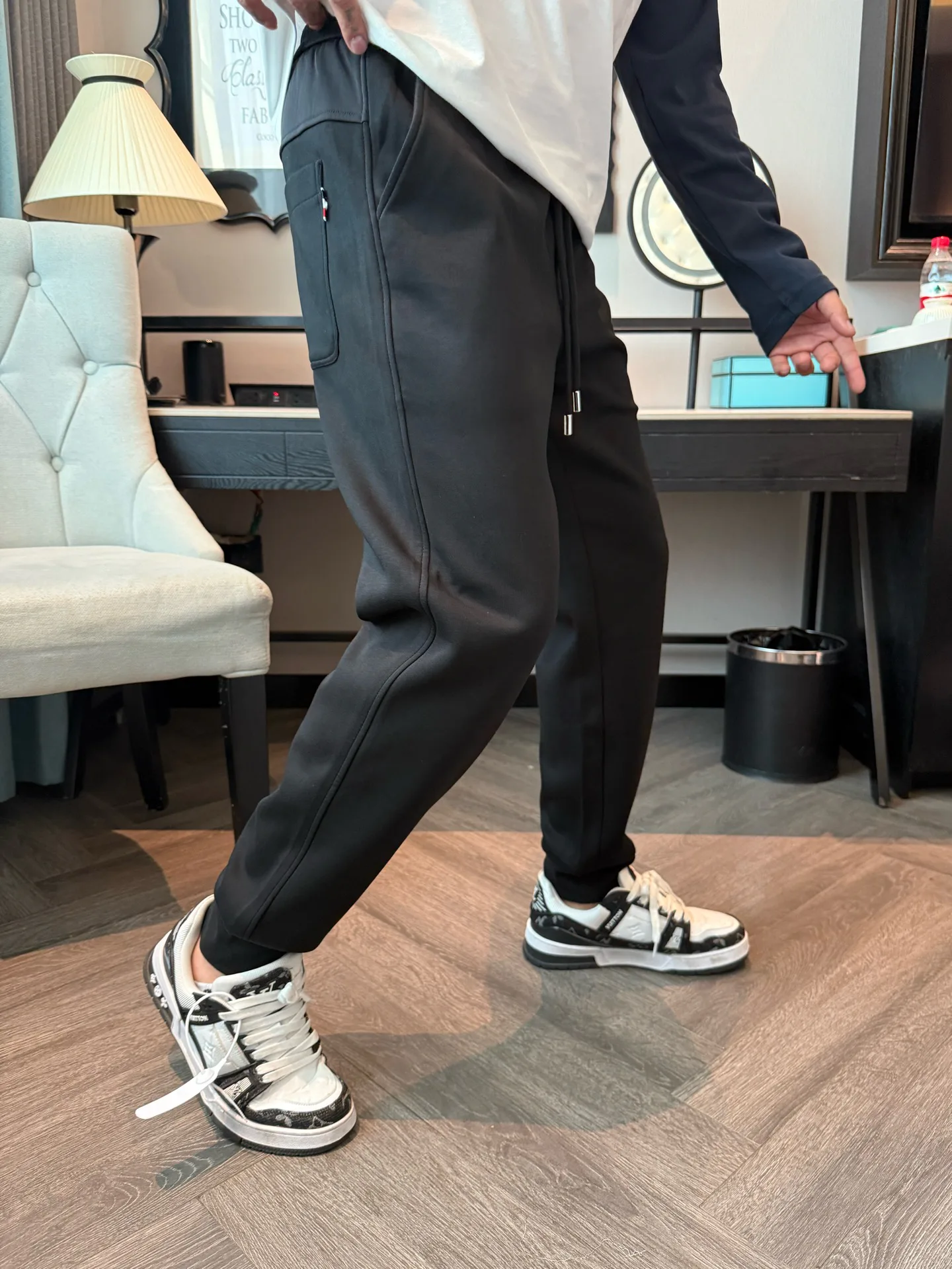Men's Trousers MONCLER 18499676