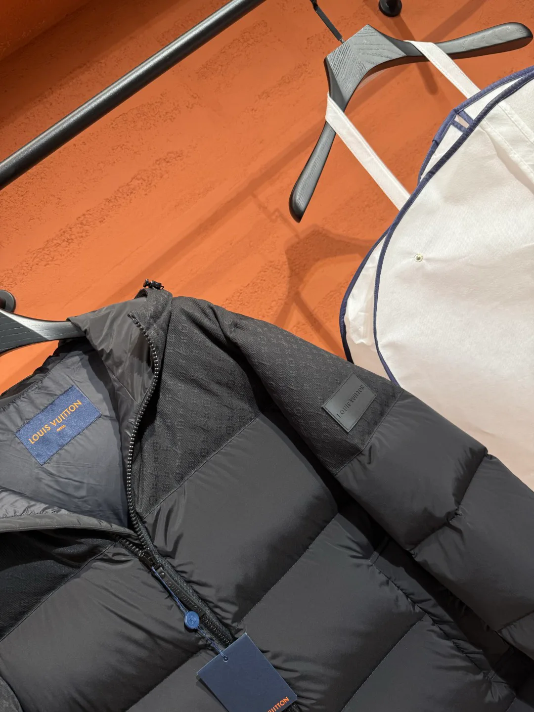 Women's Jackets And Down Jackets LOUIS VUITTON 18387823