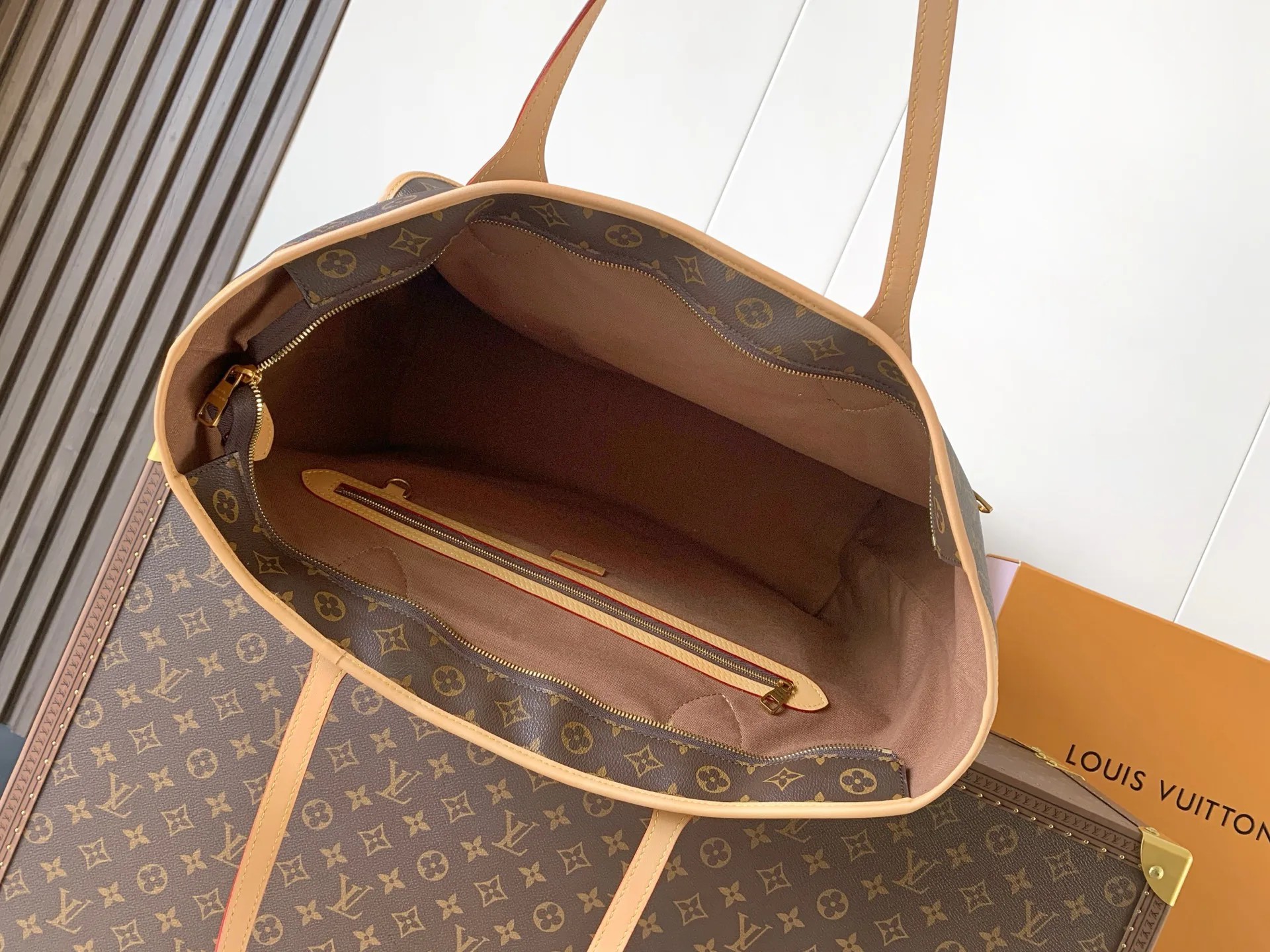 Women's Classic Handbags LOUIS VUITTON 17904124