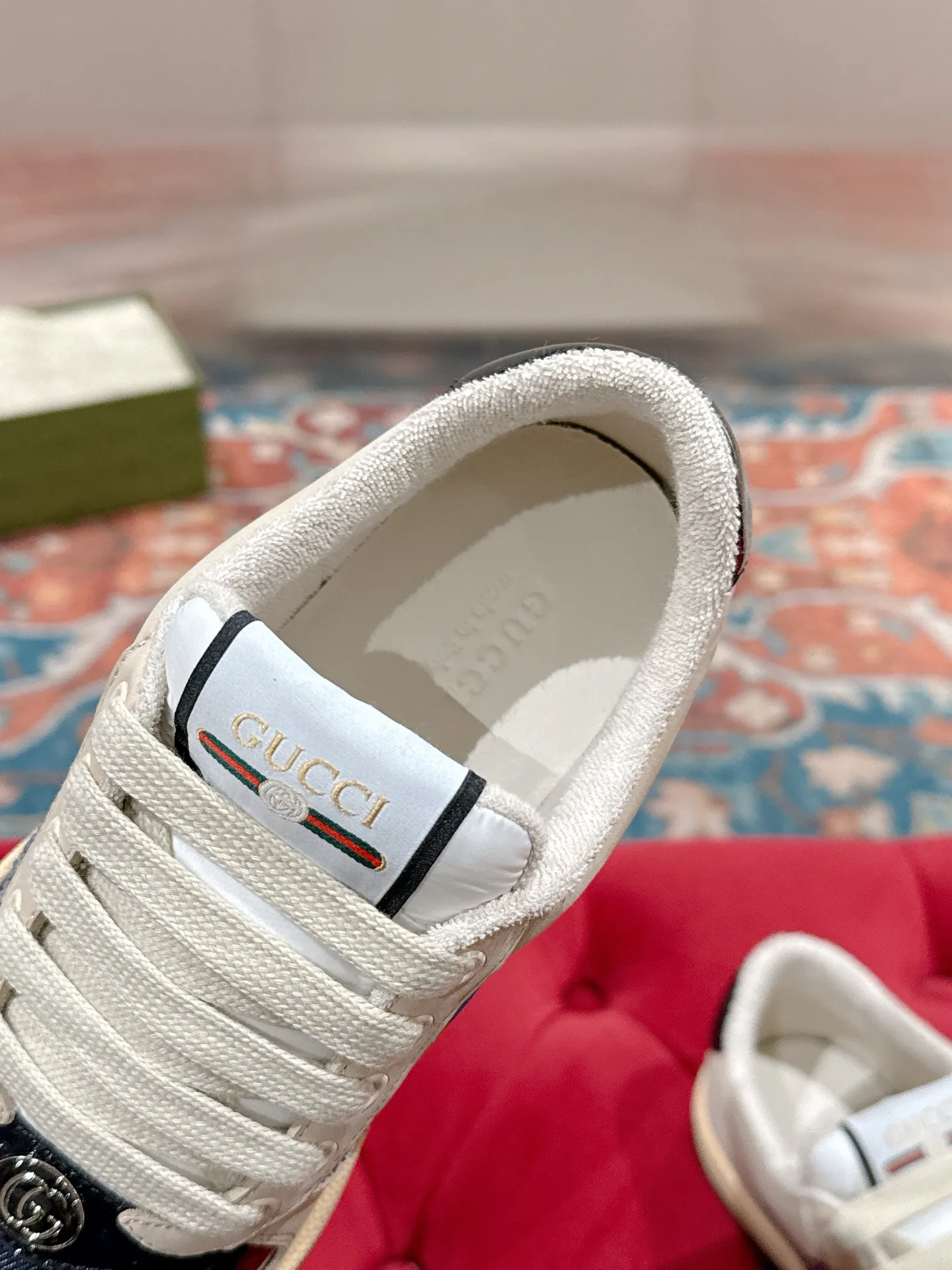 Women's Sneakers GUCCI 17956638
