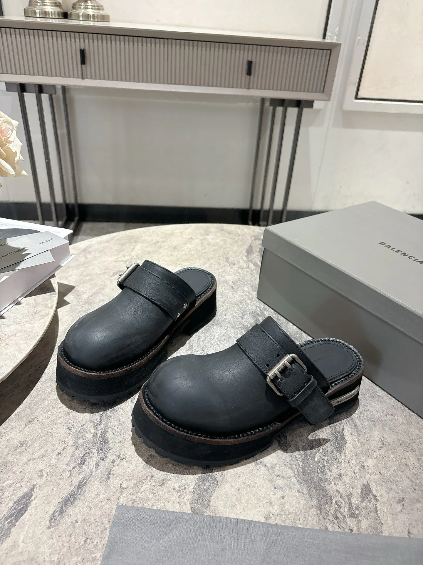 Women's Mules And Clogs BALENCIAGA 17730833