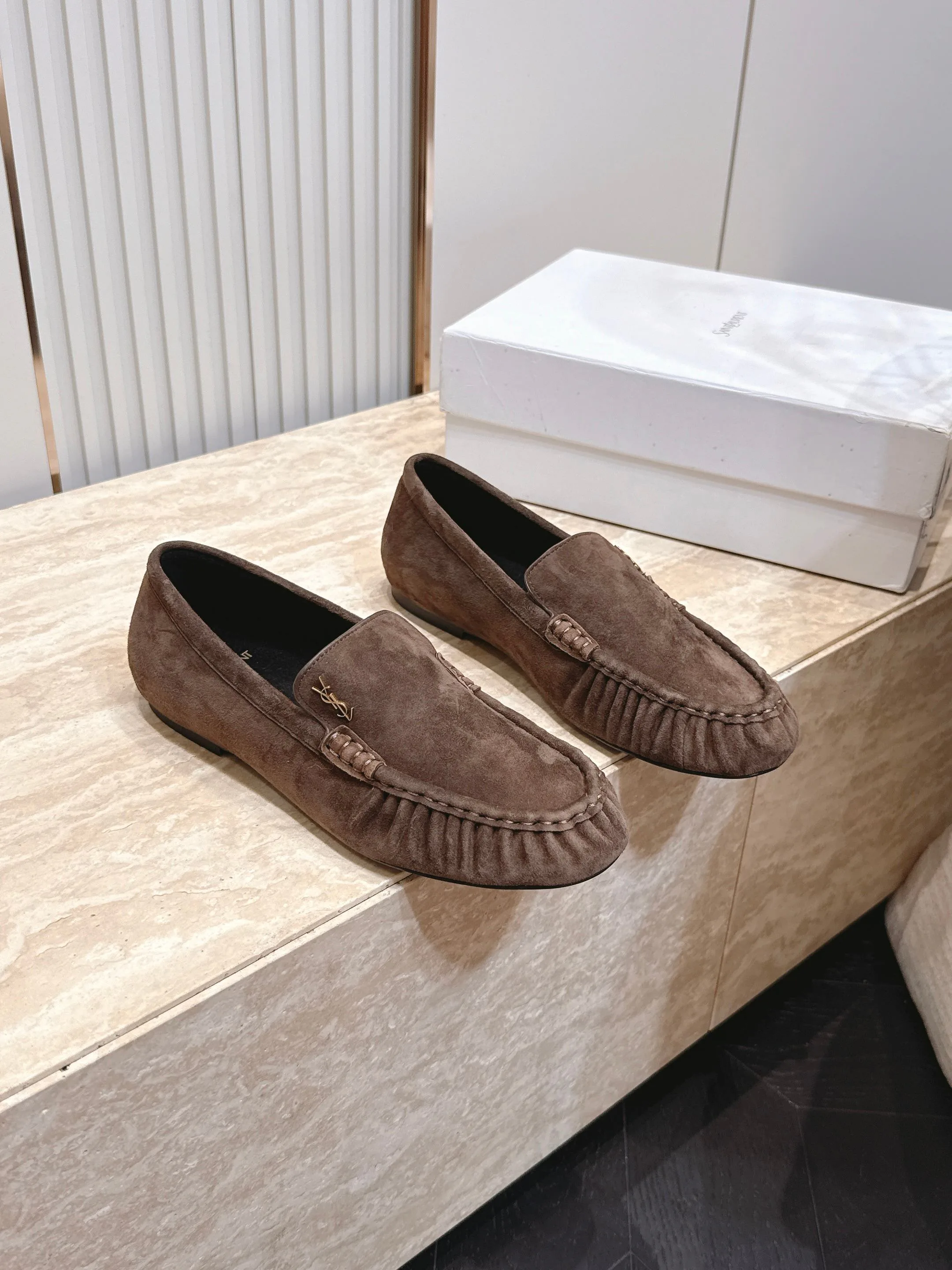 Women's Loafers And Moccasins SAINT LAURENT 17701335