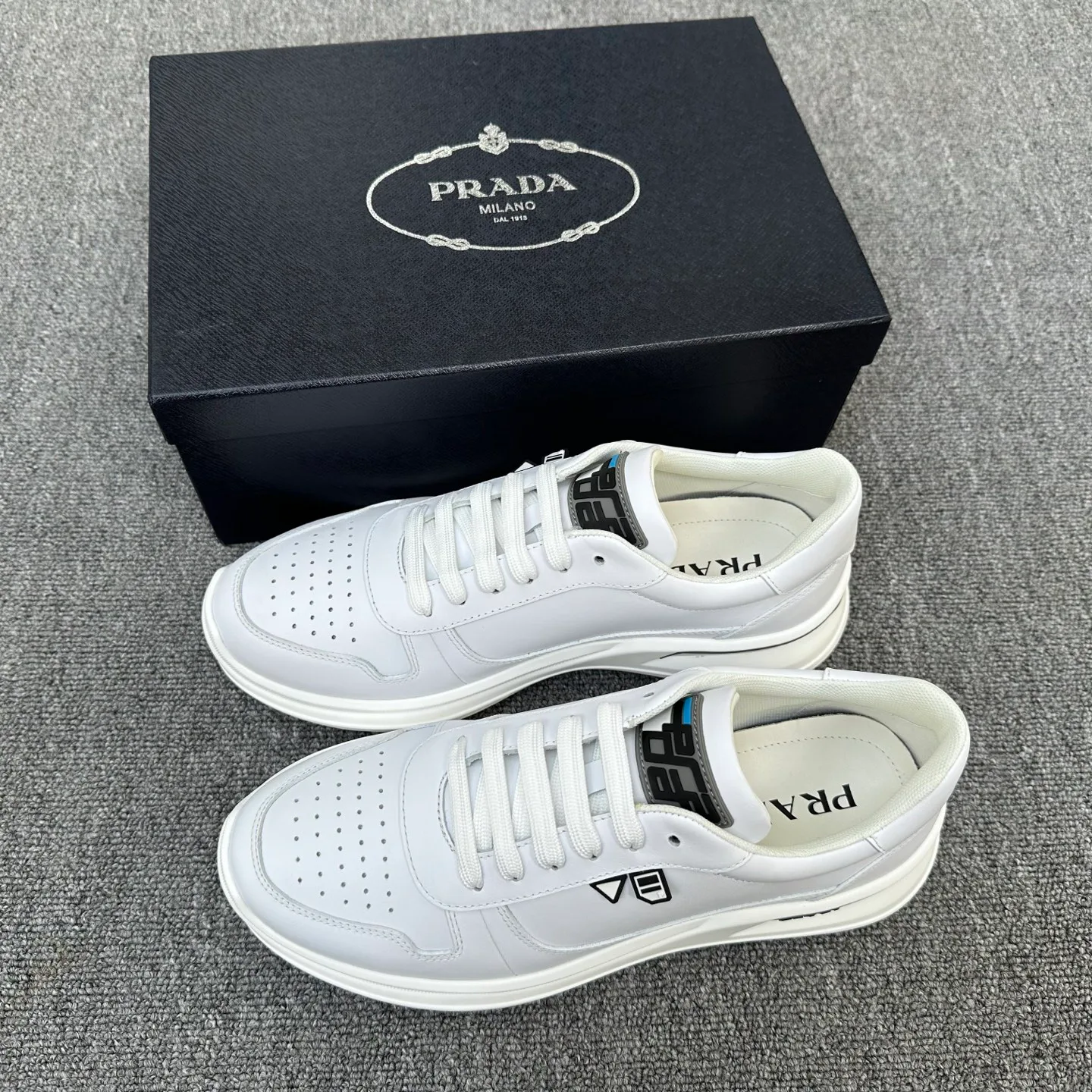 Men's Sneakers PRADA 18076338