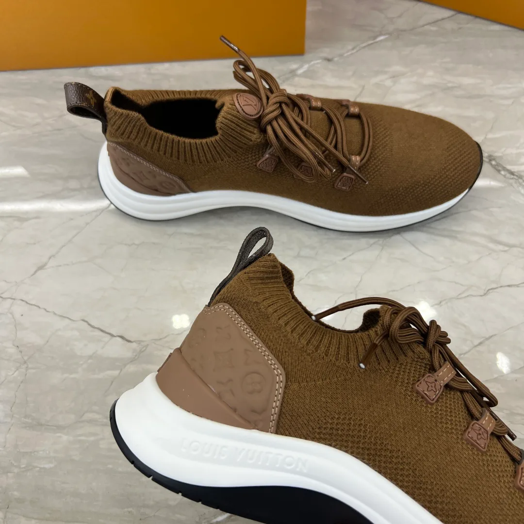 Men's Sneakers LOUIS VUITTON 18227062