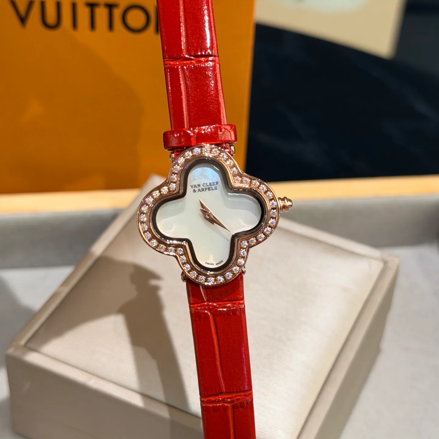 Women's Watches VAN CLEEF & ARPELS 18362058