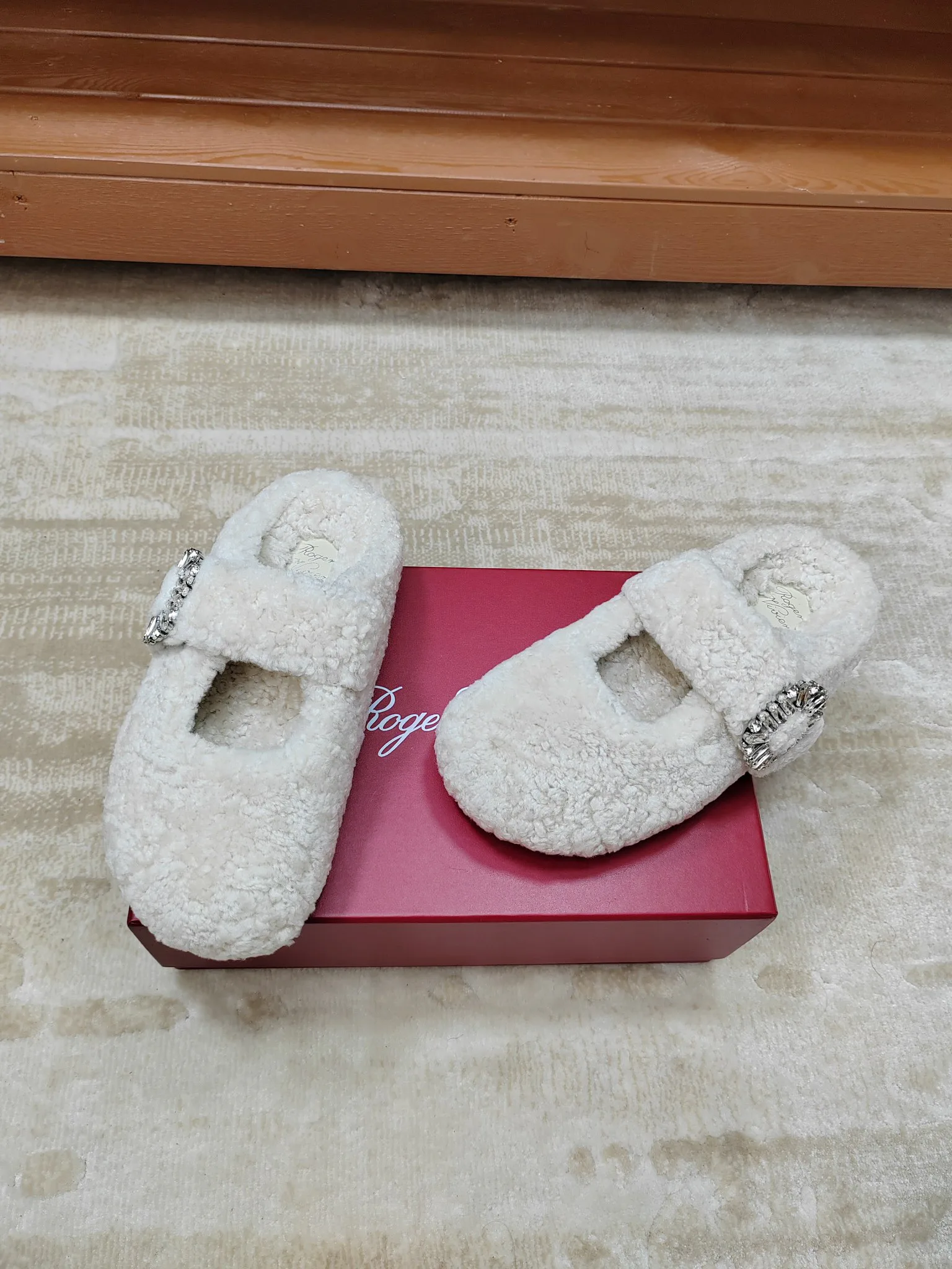 Women's Slippers ROGER VIVIER 17852285
