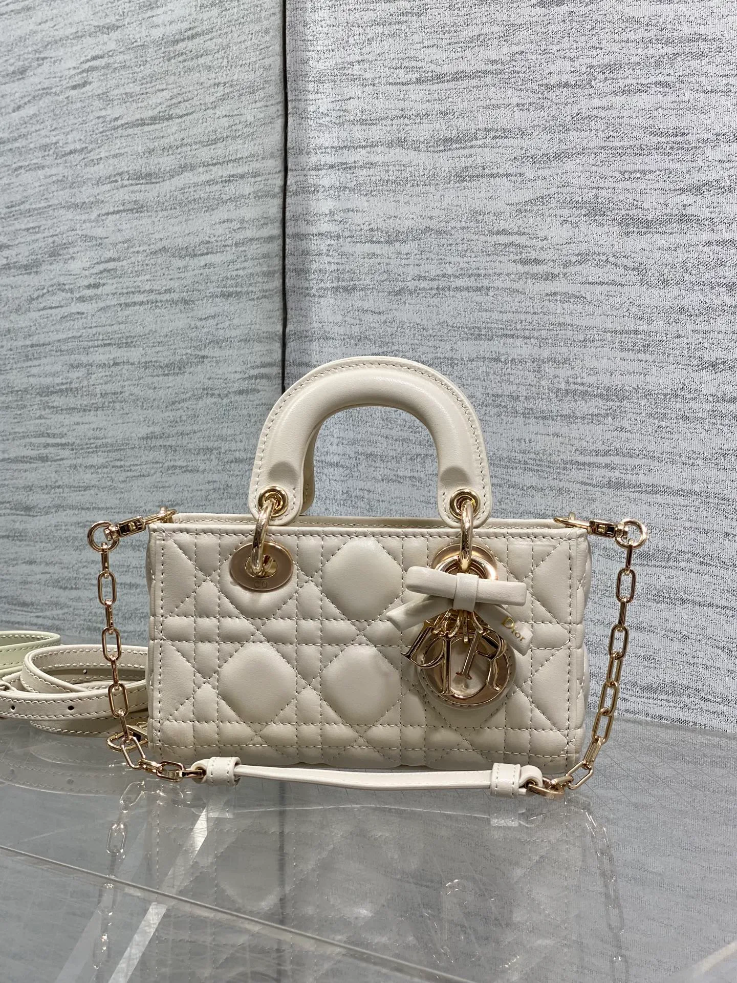 Women's Classic Handbags CHRISTIAN DIOR 18070561