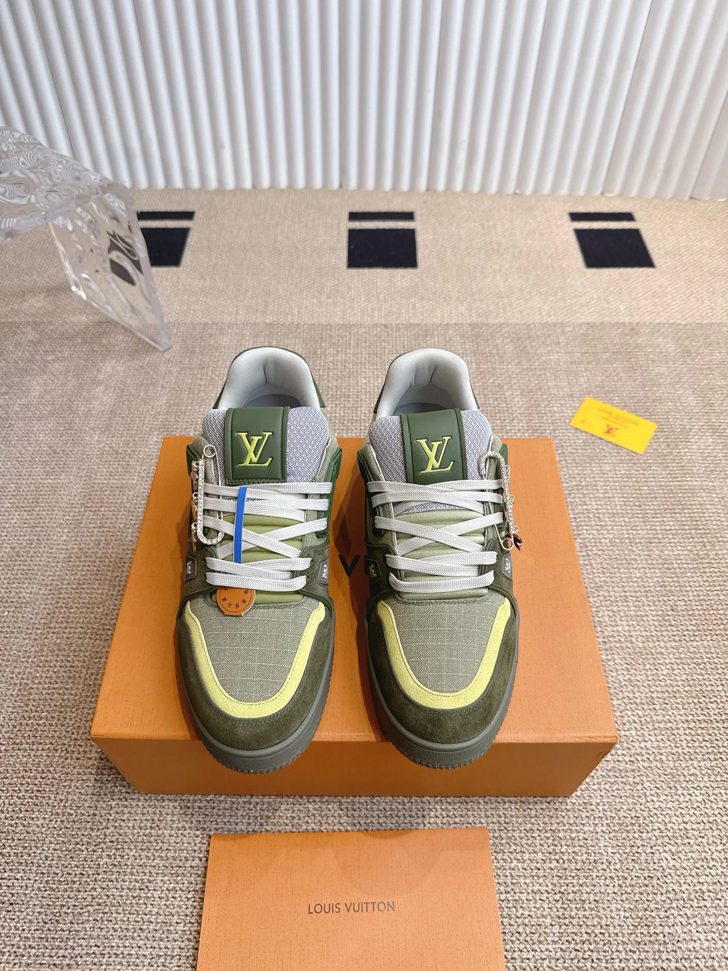 Women's Sneakers LOUIS VUITTON 18324762