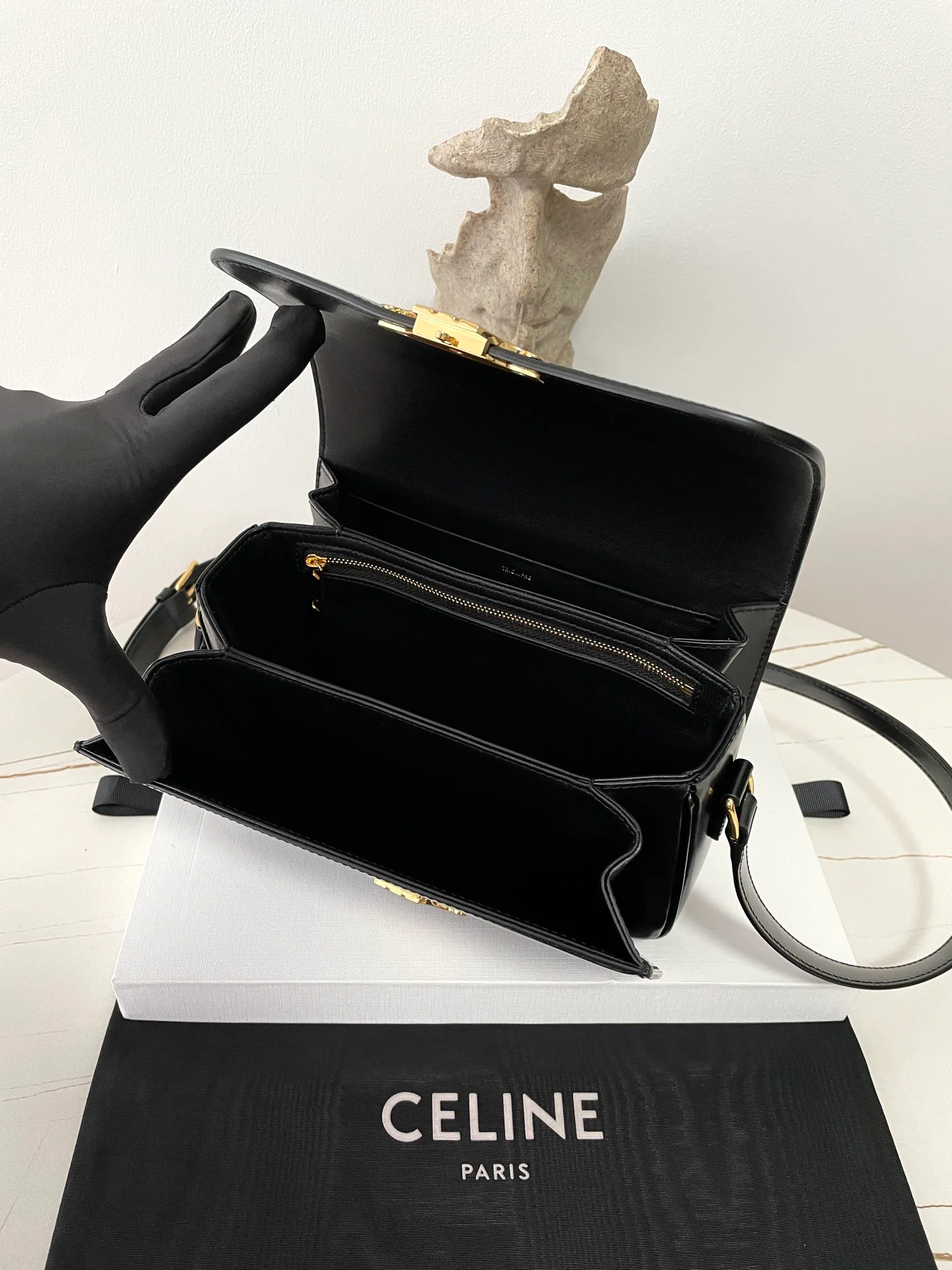 Women's Classic Handbags CELINE 17001331