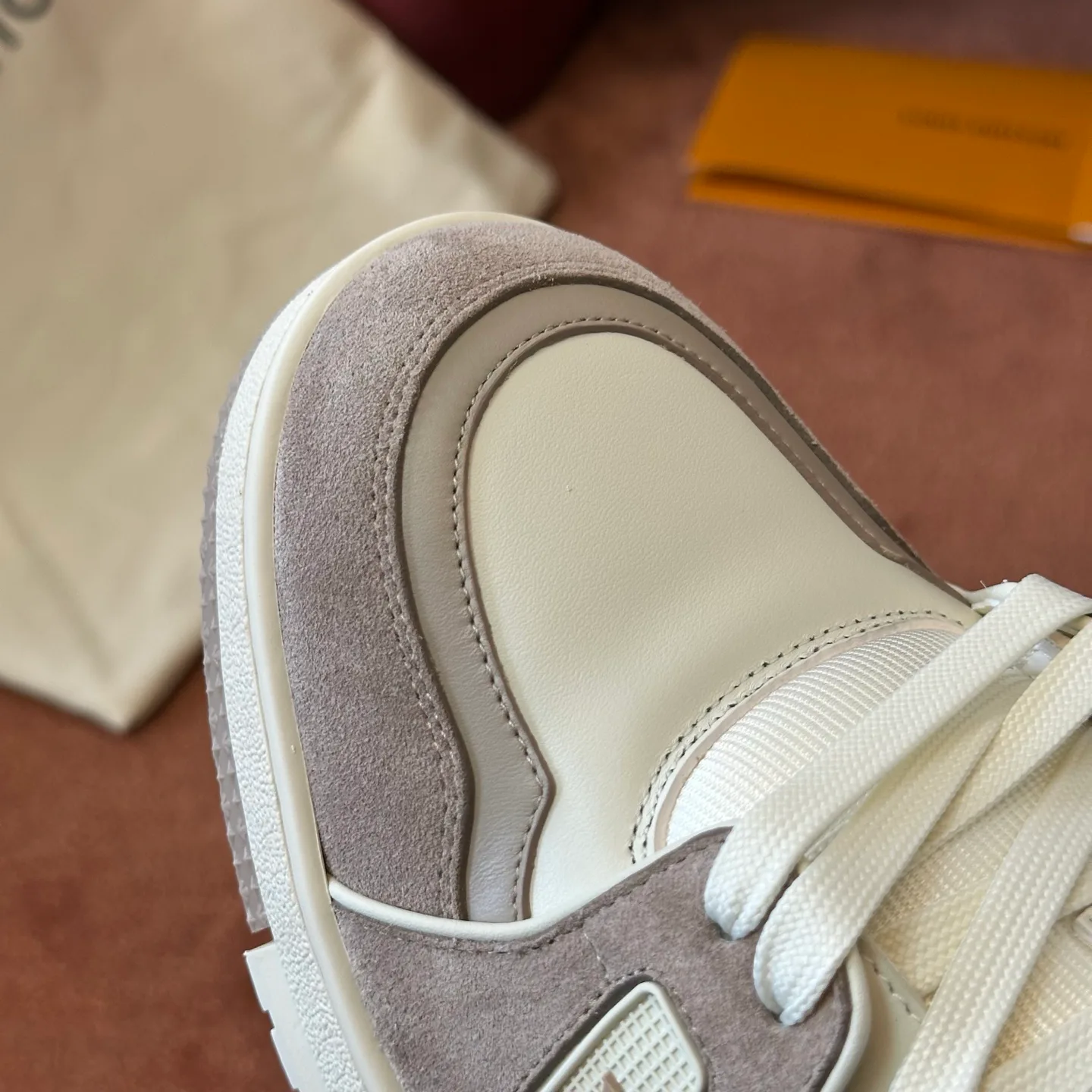 Men's Sneakers LOUIS VUITTON 18039909