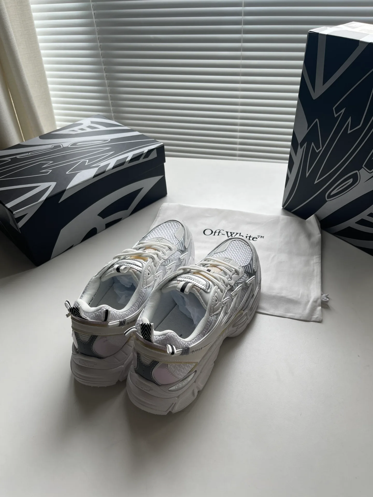 Women's Sneakers OFF-WHITE 17813796