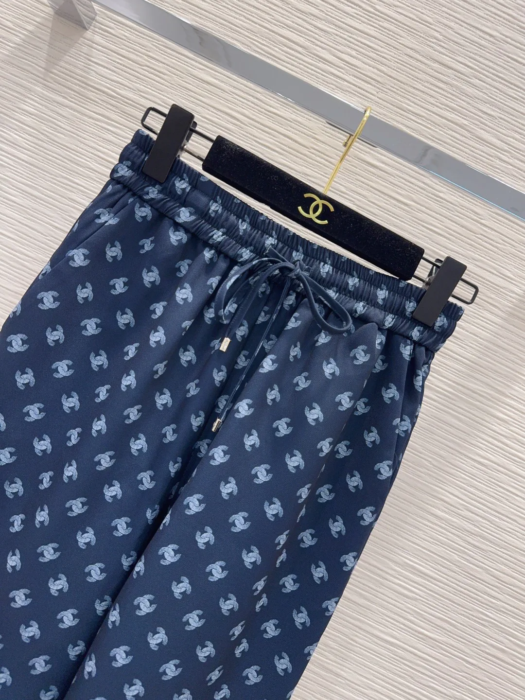 Women's Trousers CHANEL 18388715