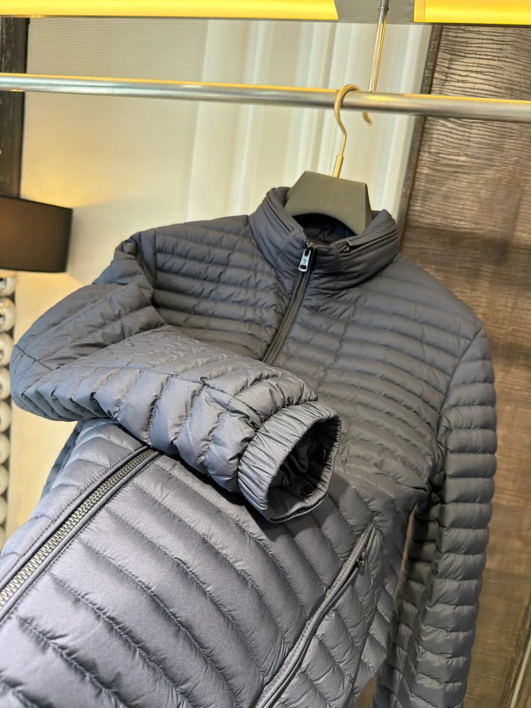 Women's Jackets And Down Jackets MONCLER 18470640