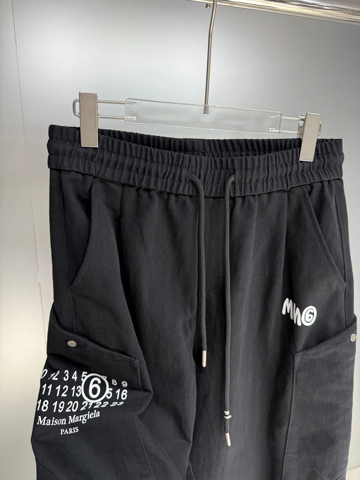 Men's Trousers MAISON MARGIELA 17811643
