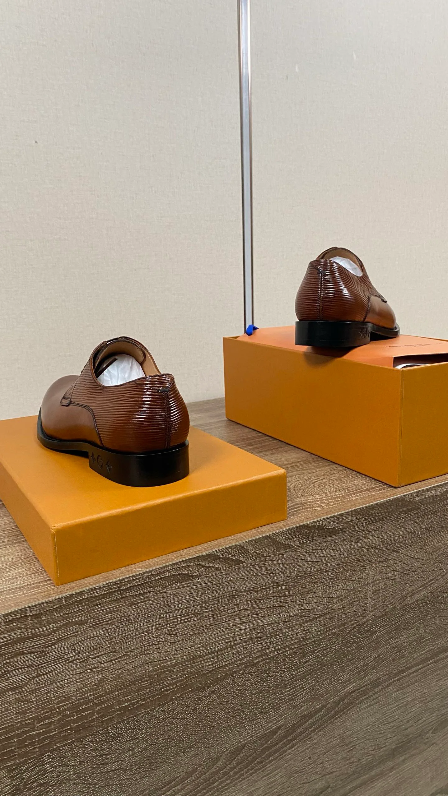 Men's Loafers And Dress Shoes LOUIS VUITTON 18078680