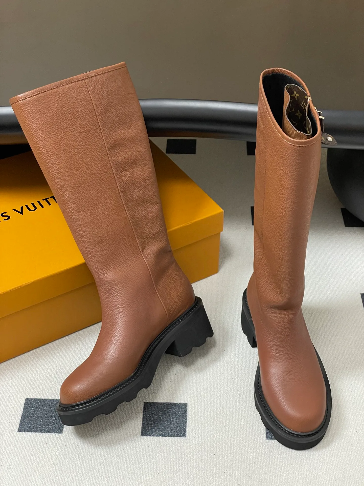 Women's Boots LOUIS VUITTON 18388127
