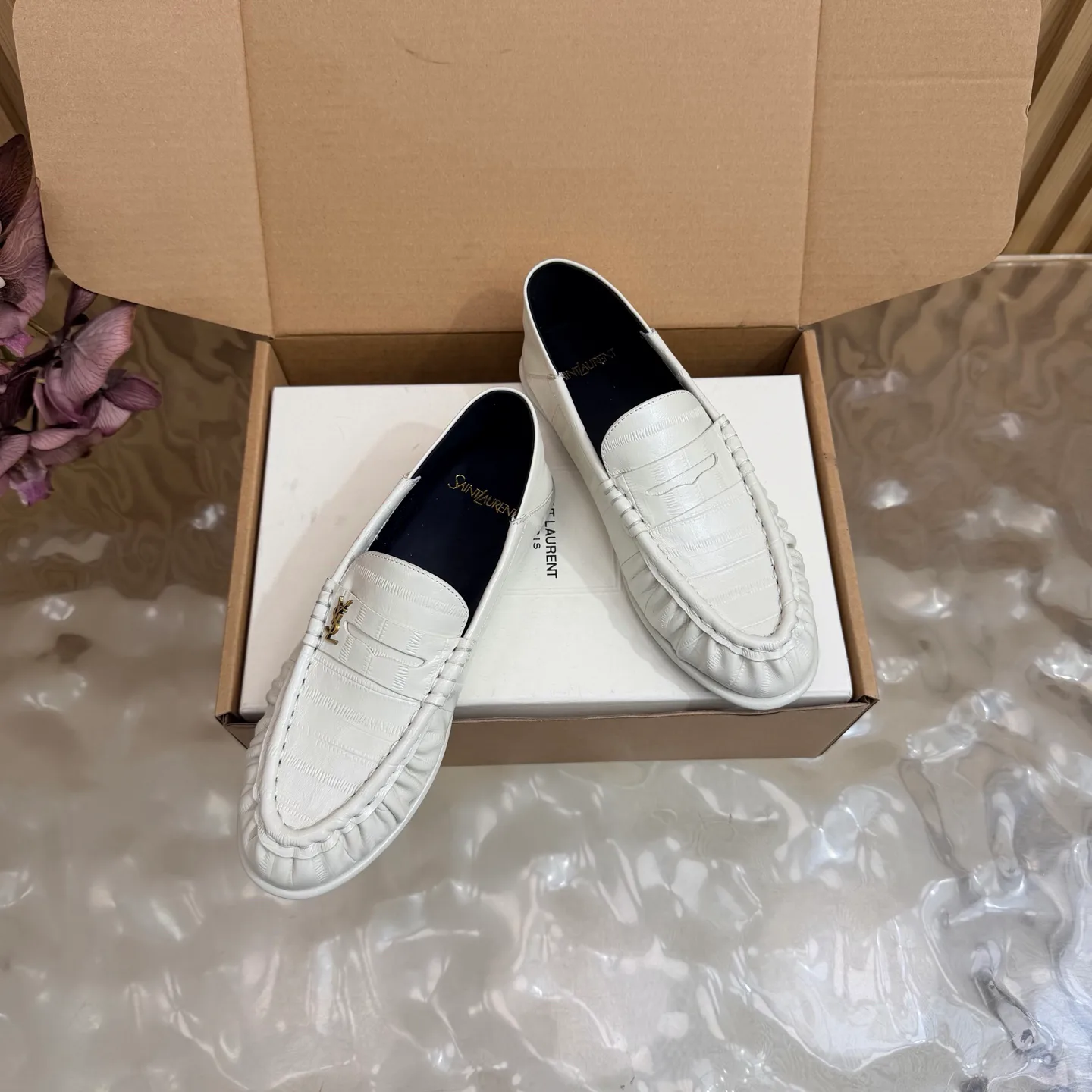Women's Loafers And Moccasins SAINT LAURENT 18062362