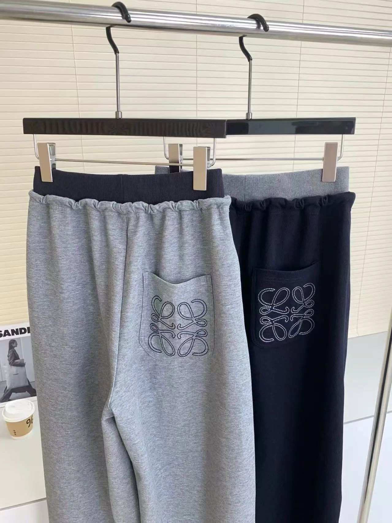 Women's Trousers LOEWE 17854252