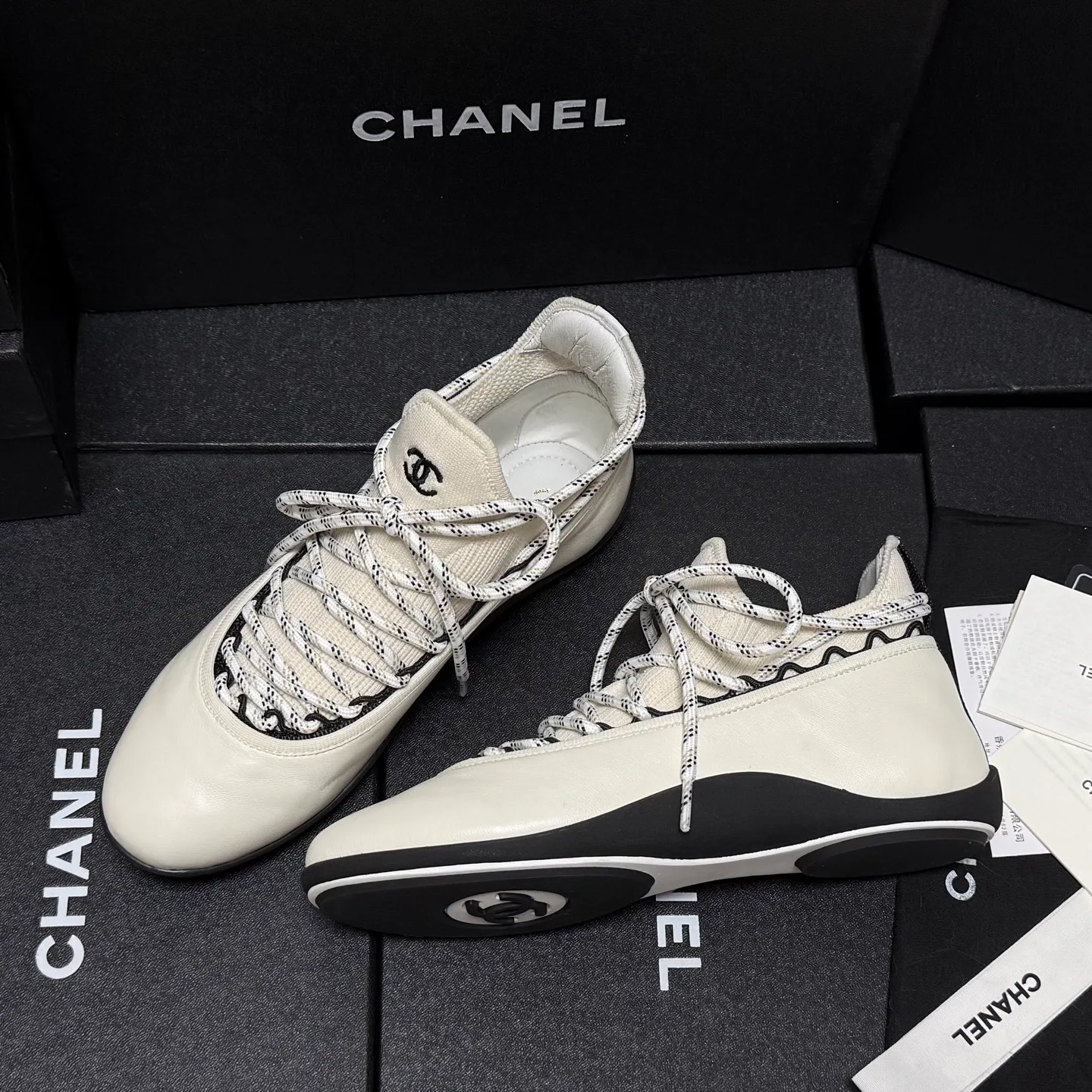 Women's Sneakers CHANEL 18083056