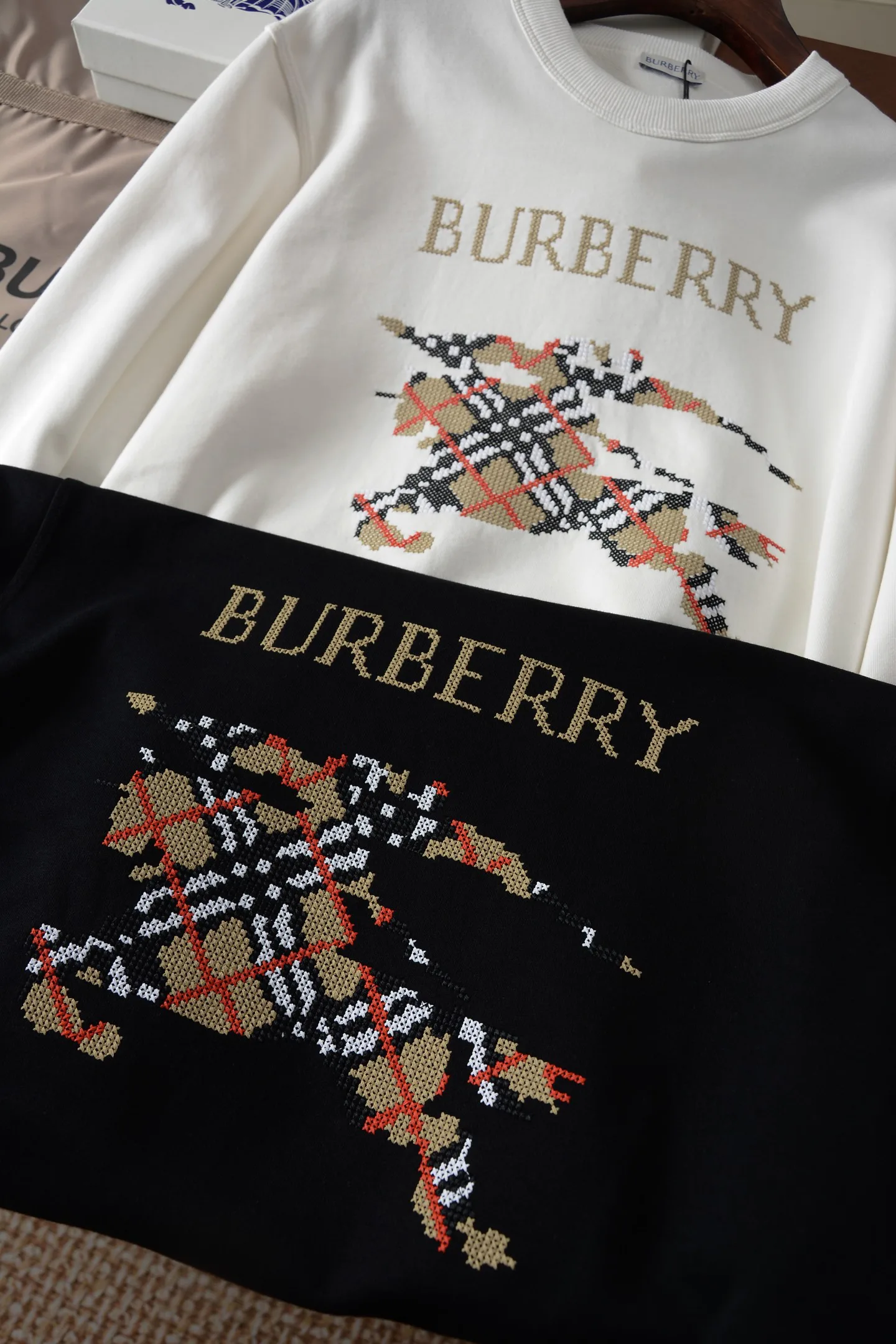 Women's Sweatshirts And Hoodies BURBERRY 18141383