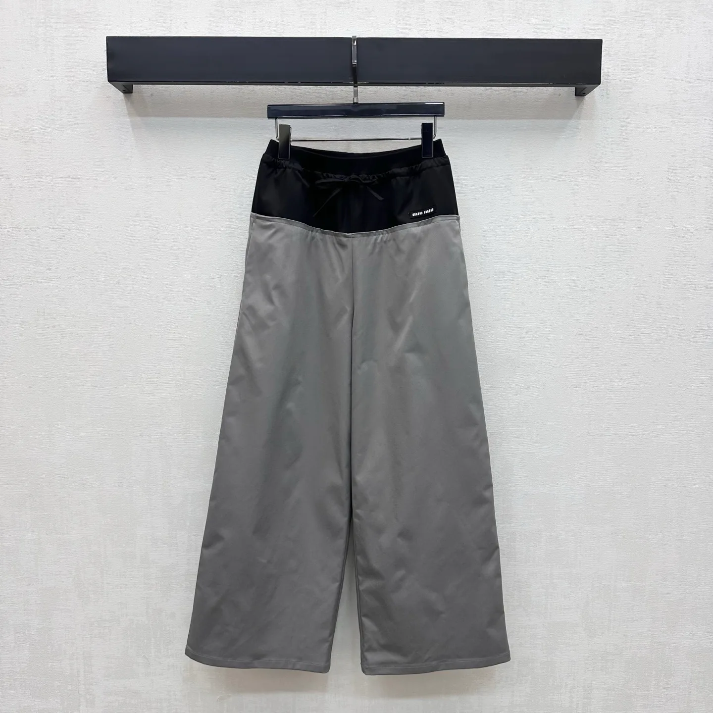 Women's Trousers MIU MIU 18328037