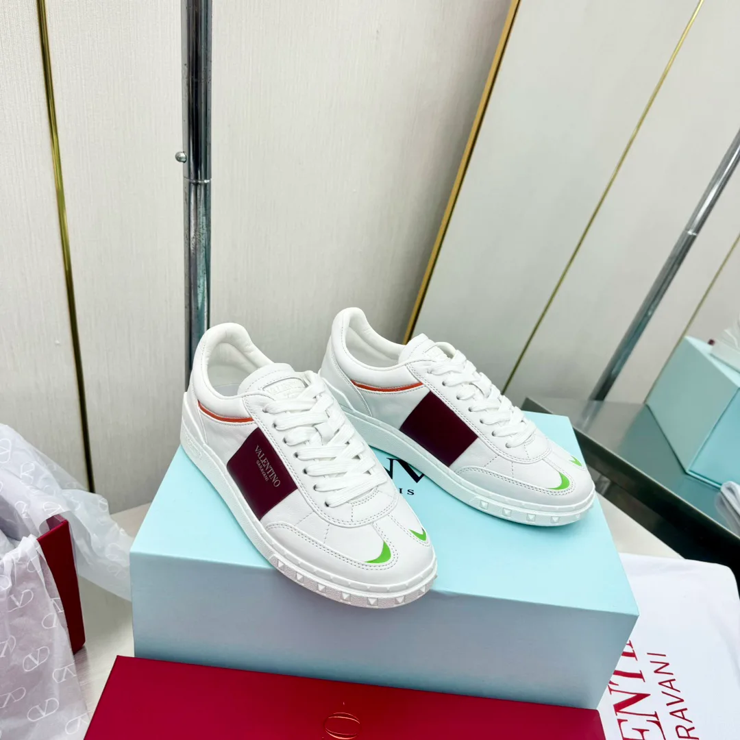Women's Sneakers VALENTINO 17955031