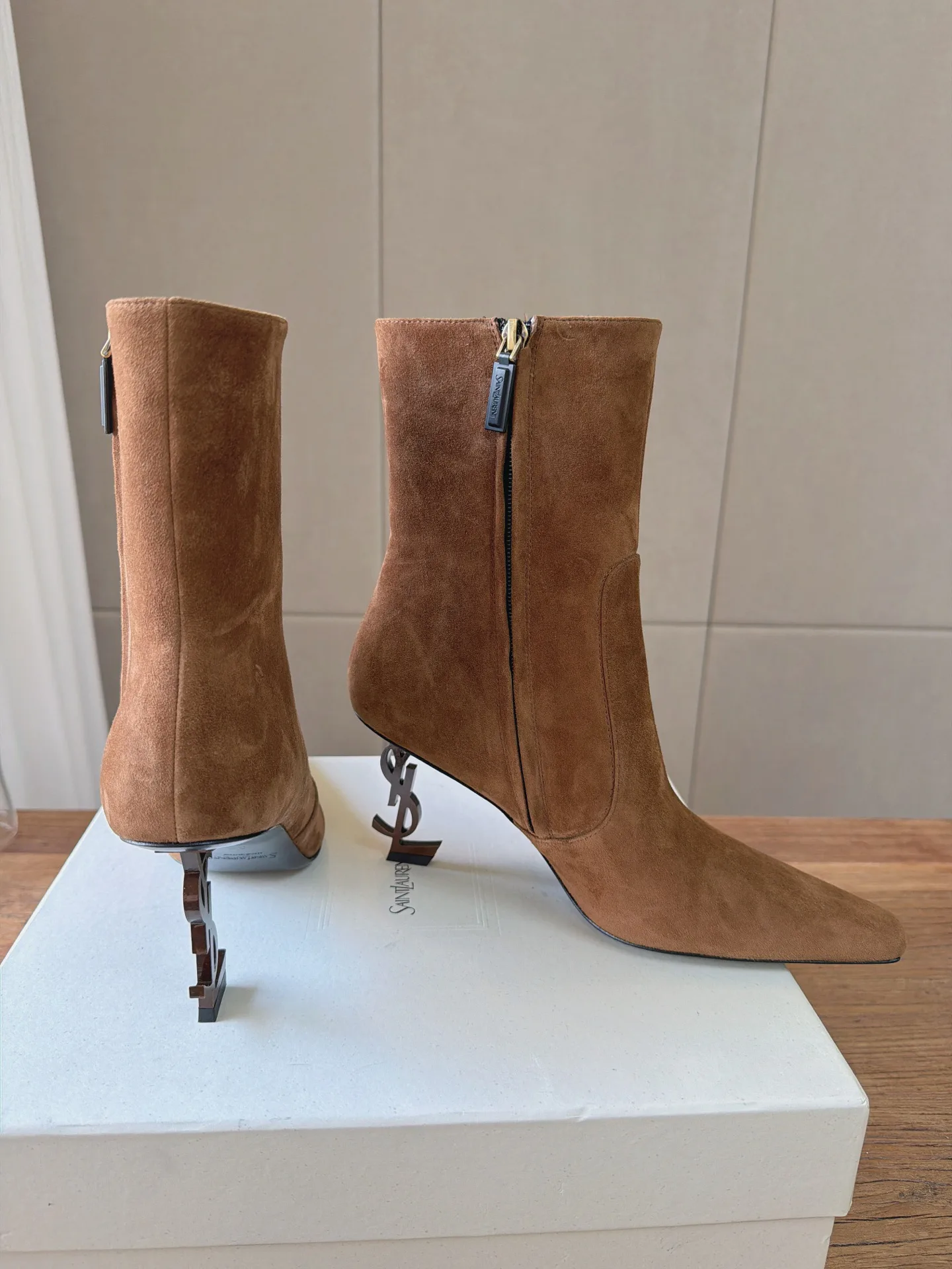 Women's Booties SAINT LAURENT 18520091