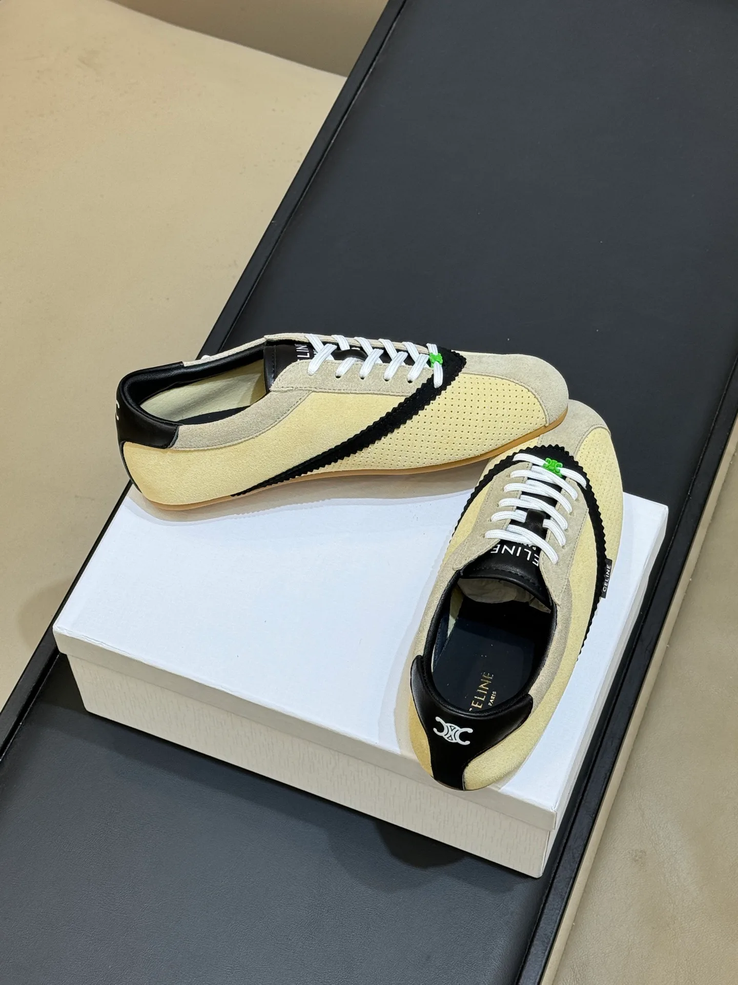 Women's Sneakers CELINE 18072901