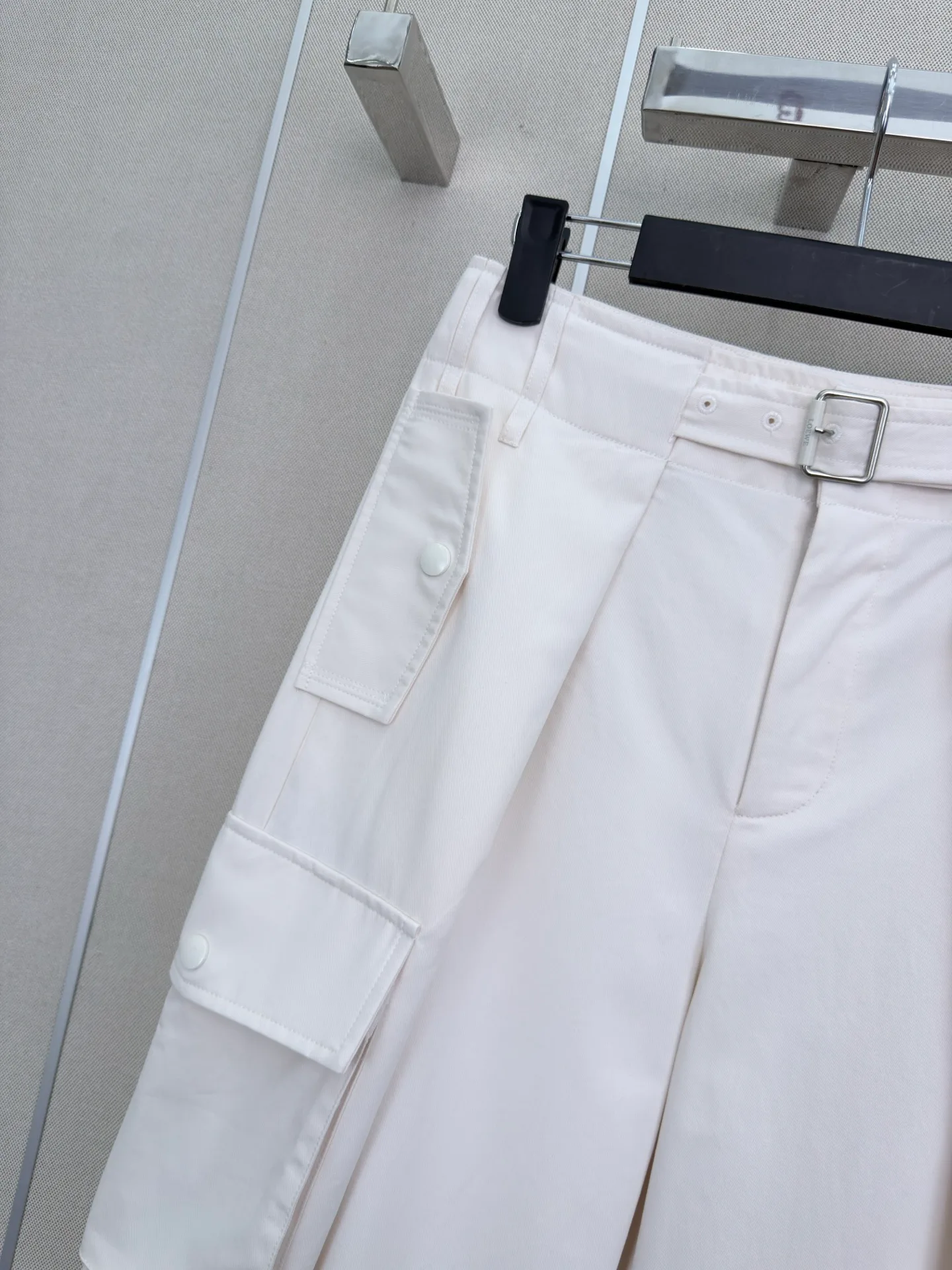 Women's Trousers LOEWE 17412560