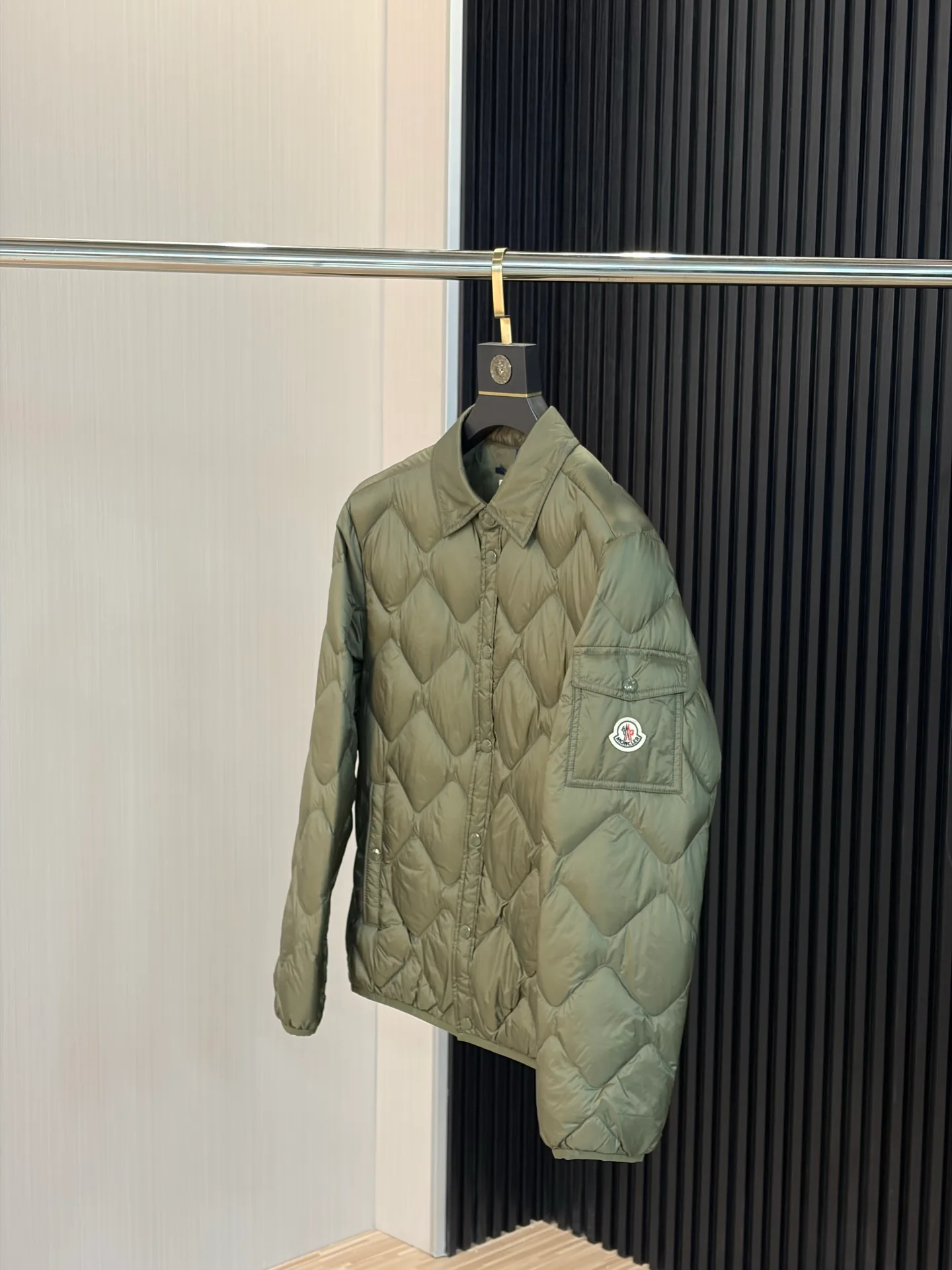 Men's Jackets And Down Jackets MONCLER 17868392