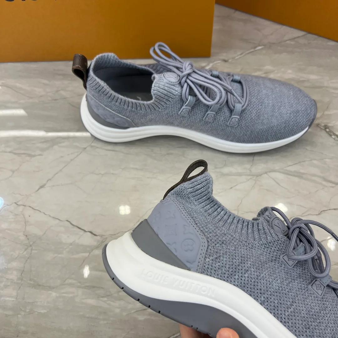 Men's Sneakers LOUIS VUITTON 18227064