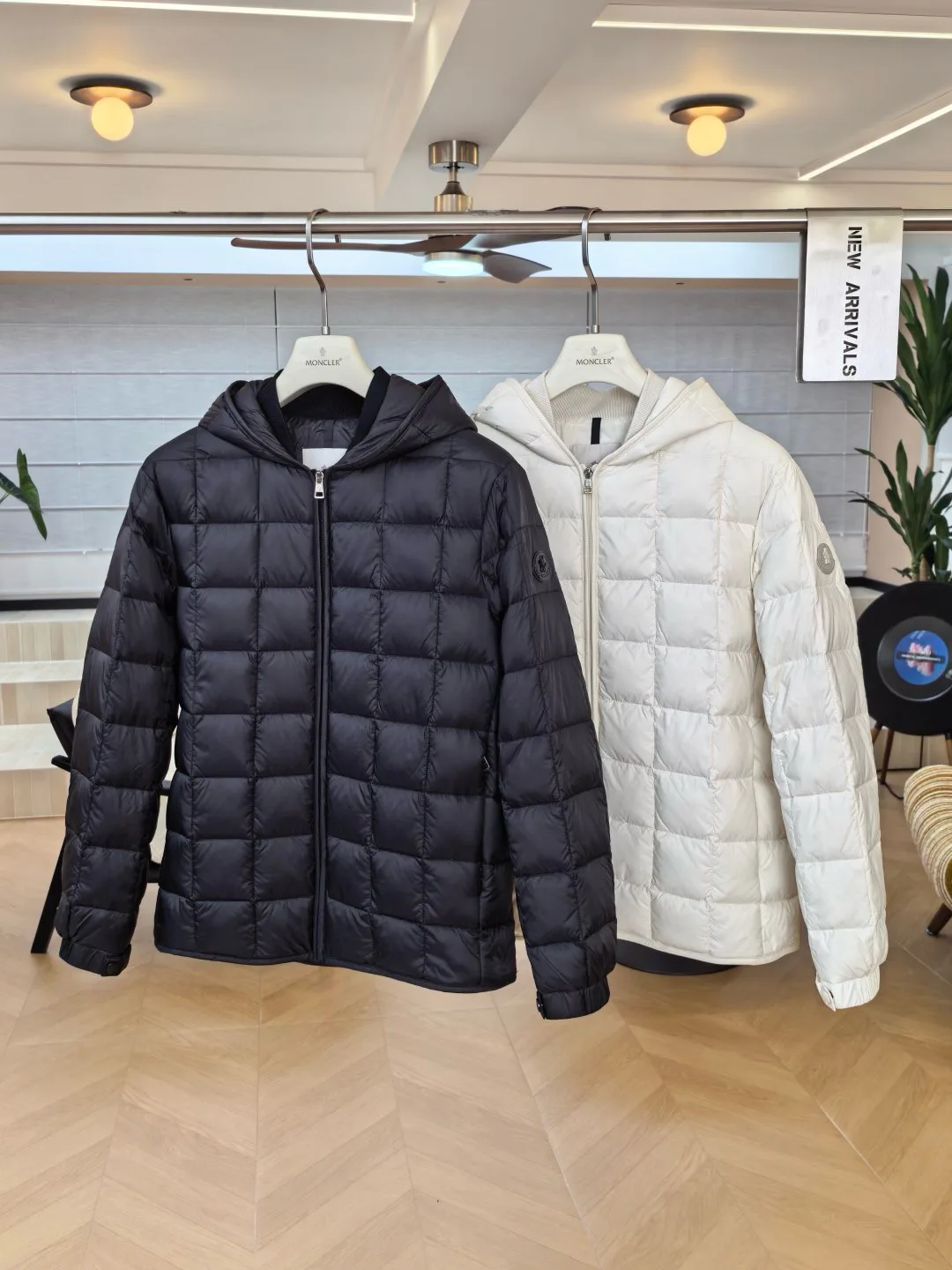 Men's Jackets And Down Jackets MONCLER 18289241