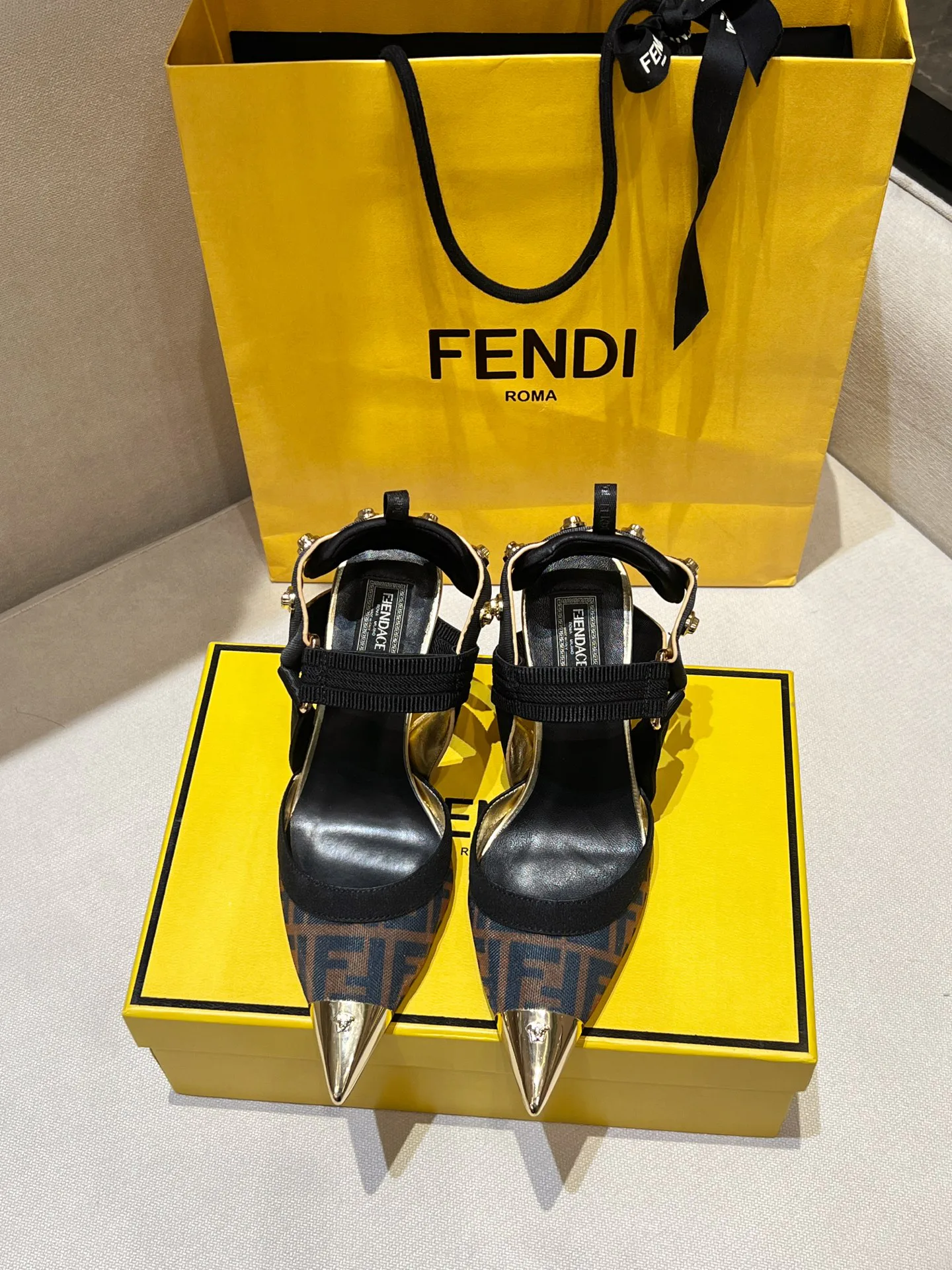 Women's Heels VERSACE 17392040