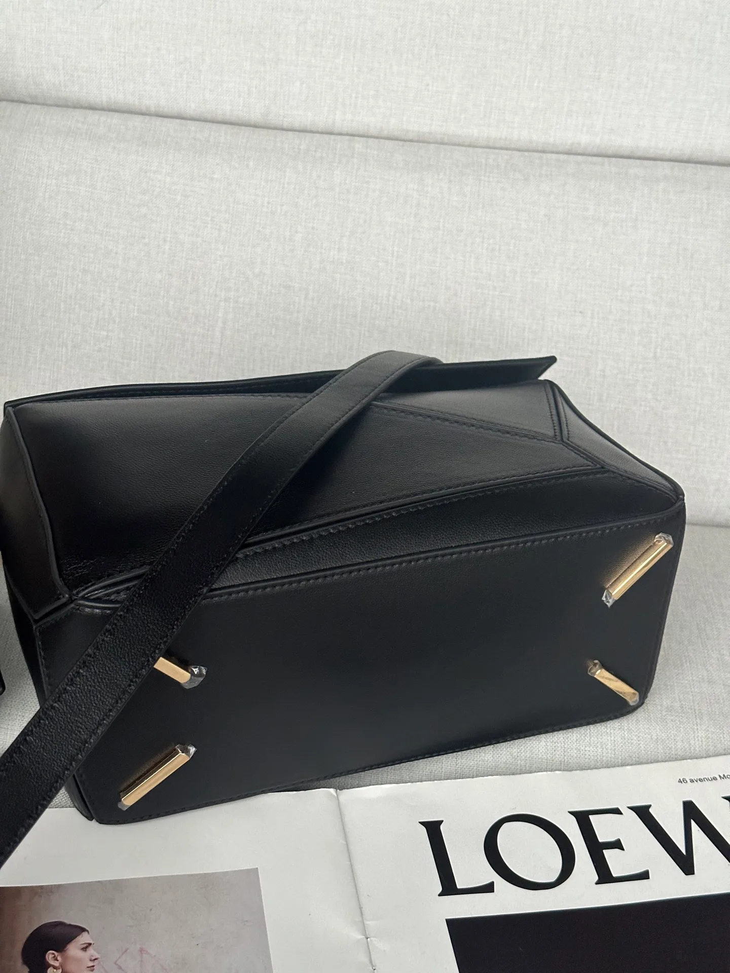 Women's Classic Handbags LOEWE 17943396