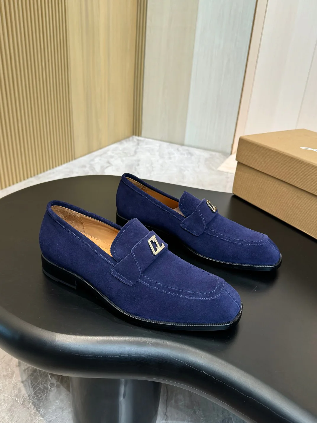 Men's Loafers And Dress Shoes CHRISTIAN LOUBOUTIN 18119136
