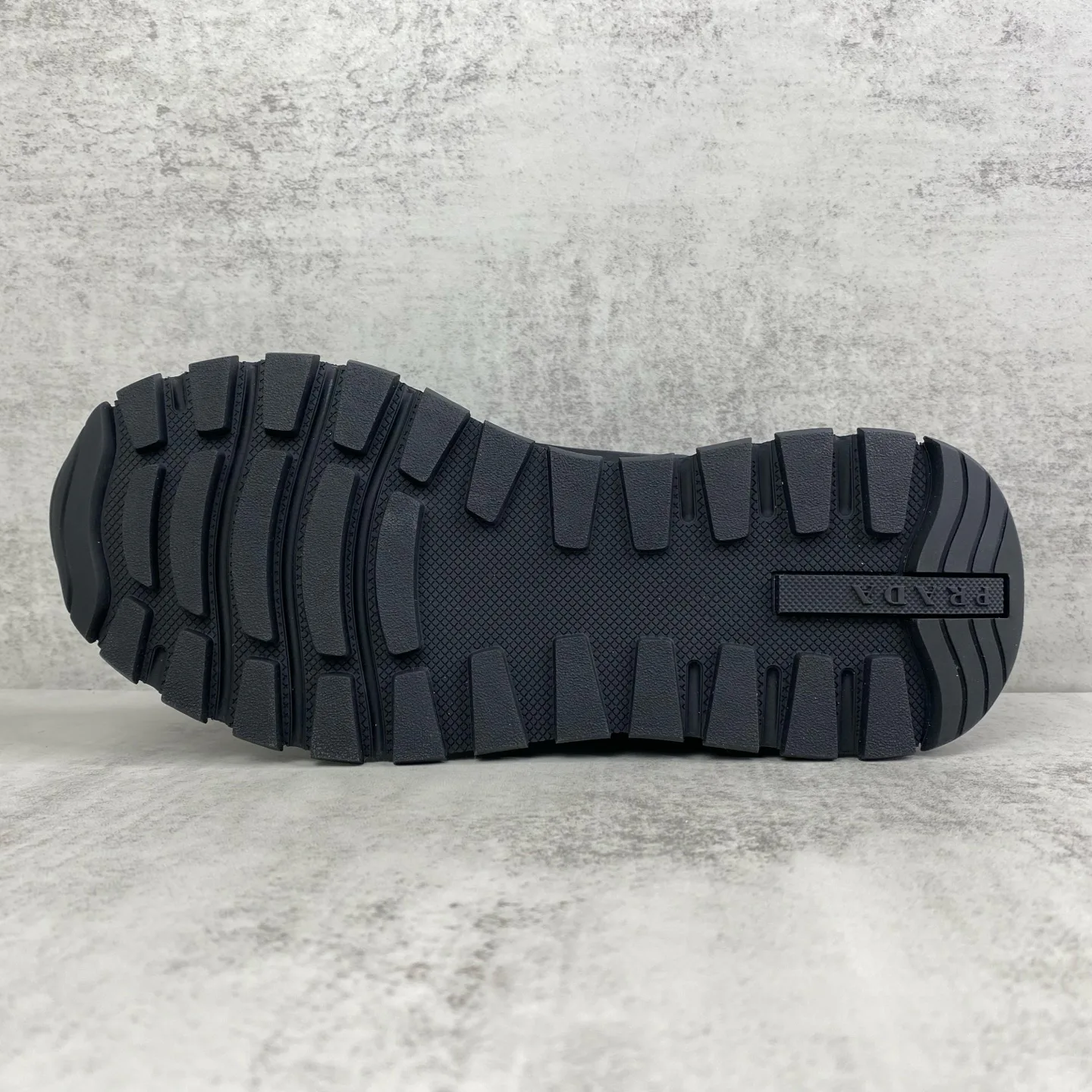Men's Sneakers PRADA 18417490