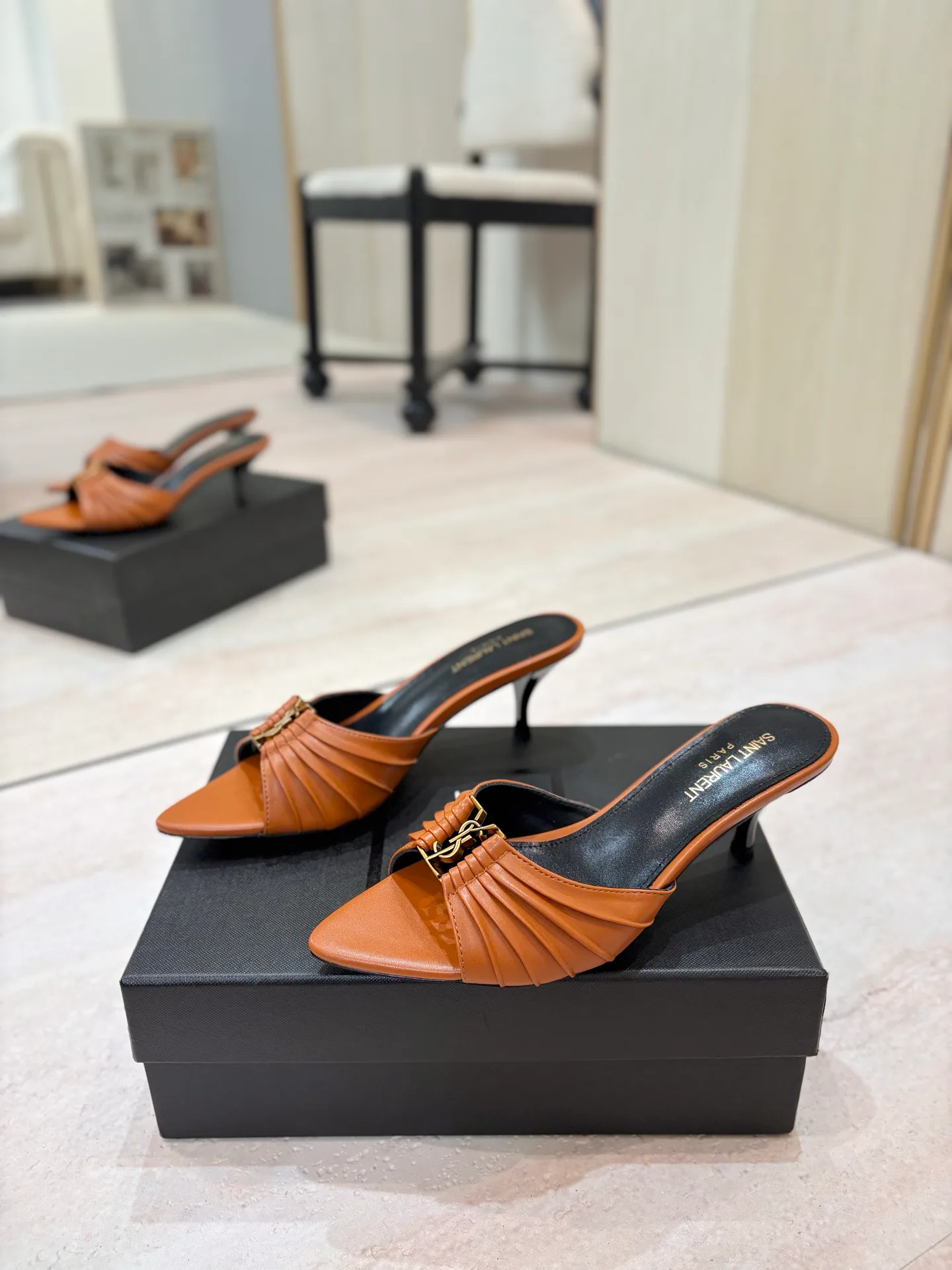 Women's Mules And Clogs SAINT LAURENT 17476037