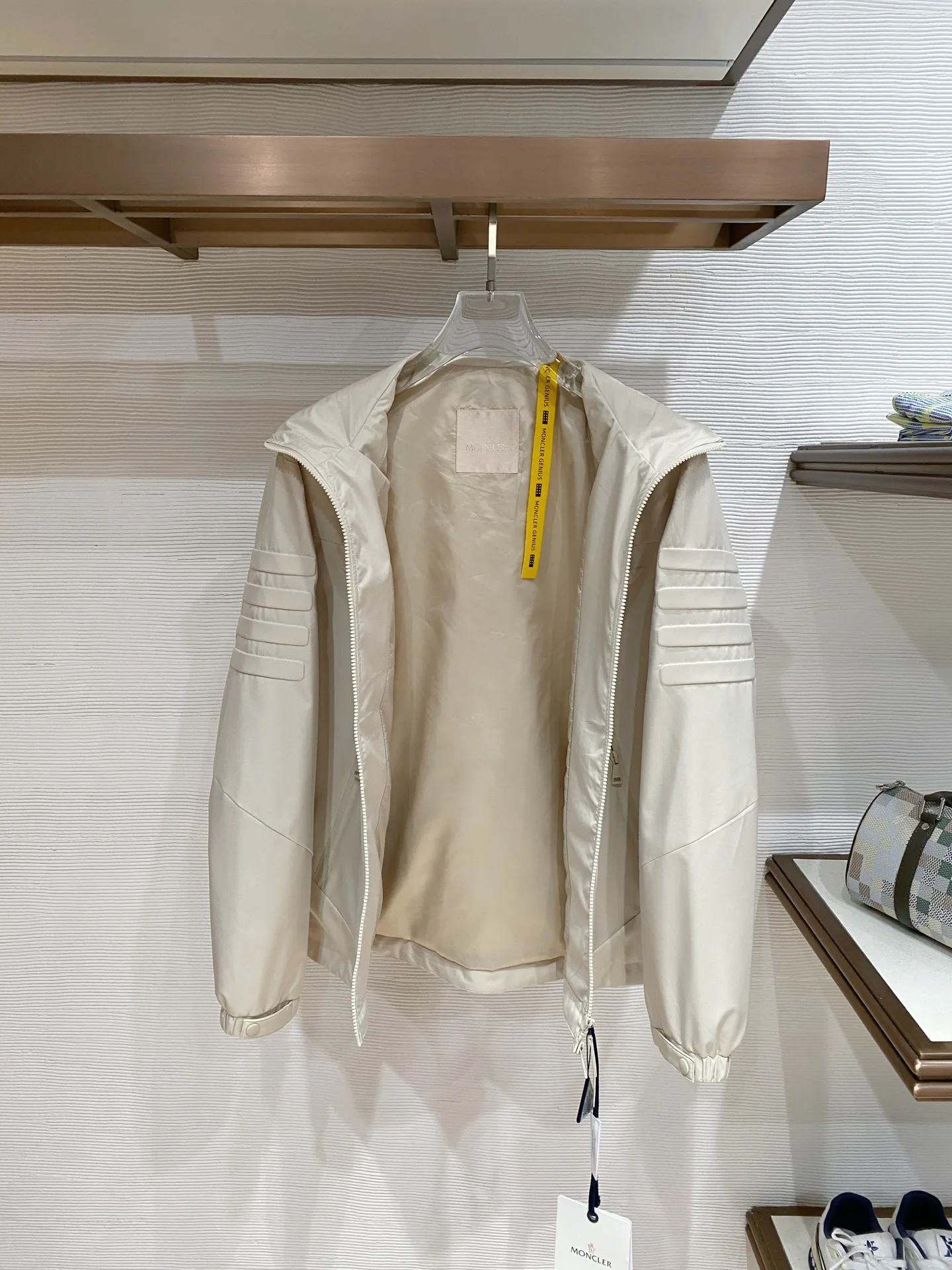 Men's Jackets And Down Jackets MONCLER 18510164