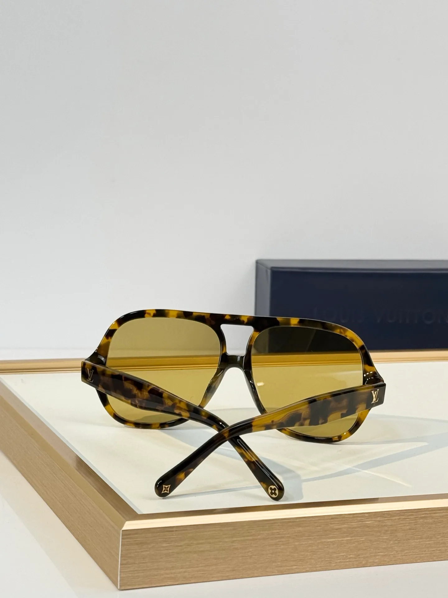 Glasses LOUIS VUITTON 18201387
