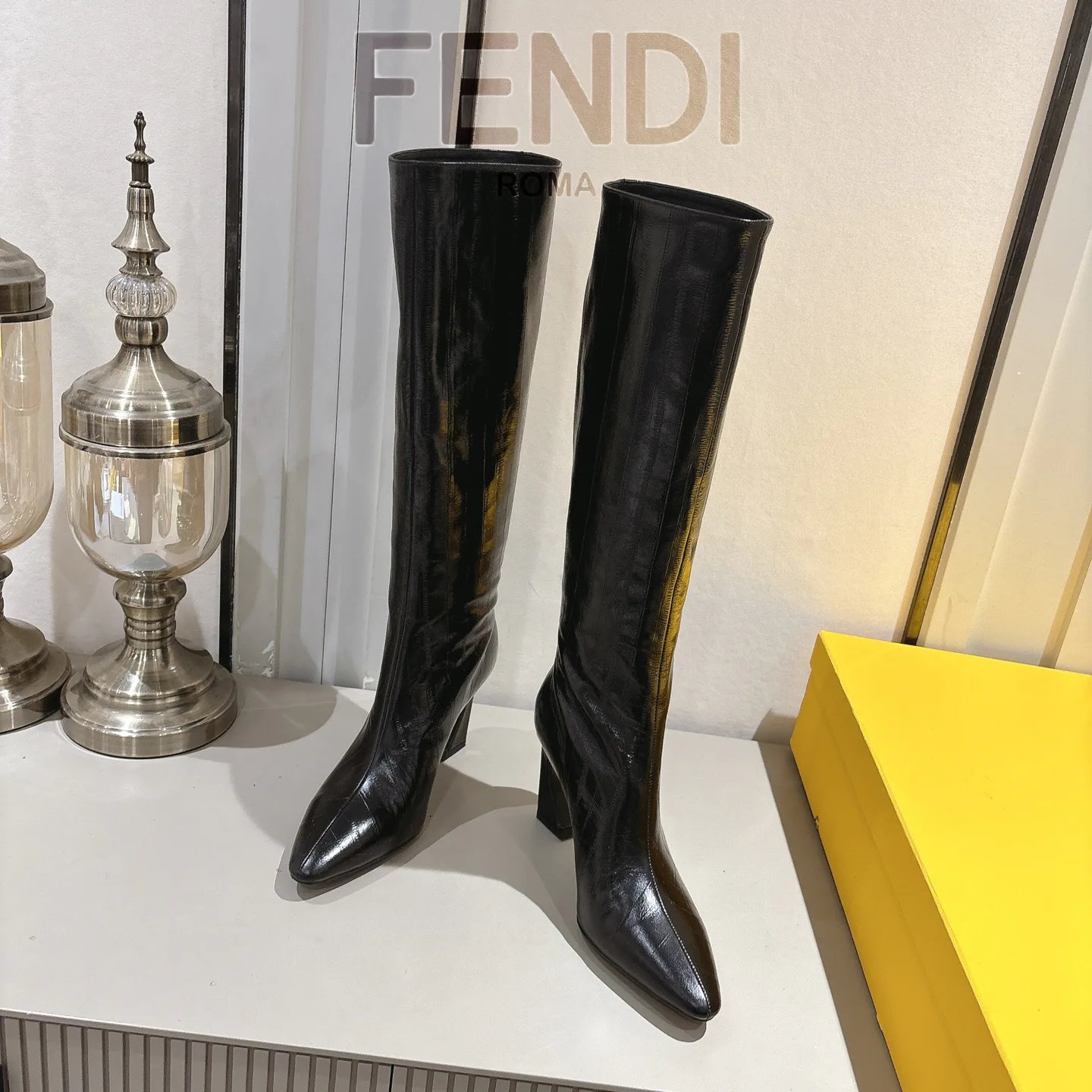 Women's Boots FENDI 18247876