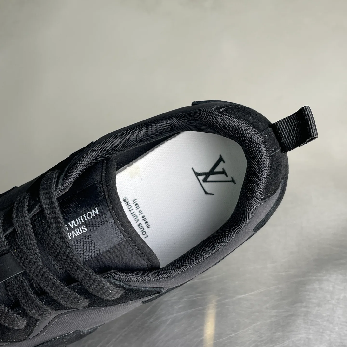 Men's Sneakers LOUIS VUITTON 17818957