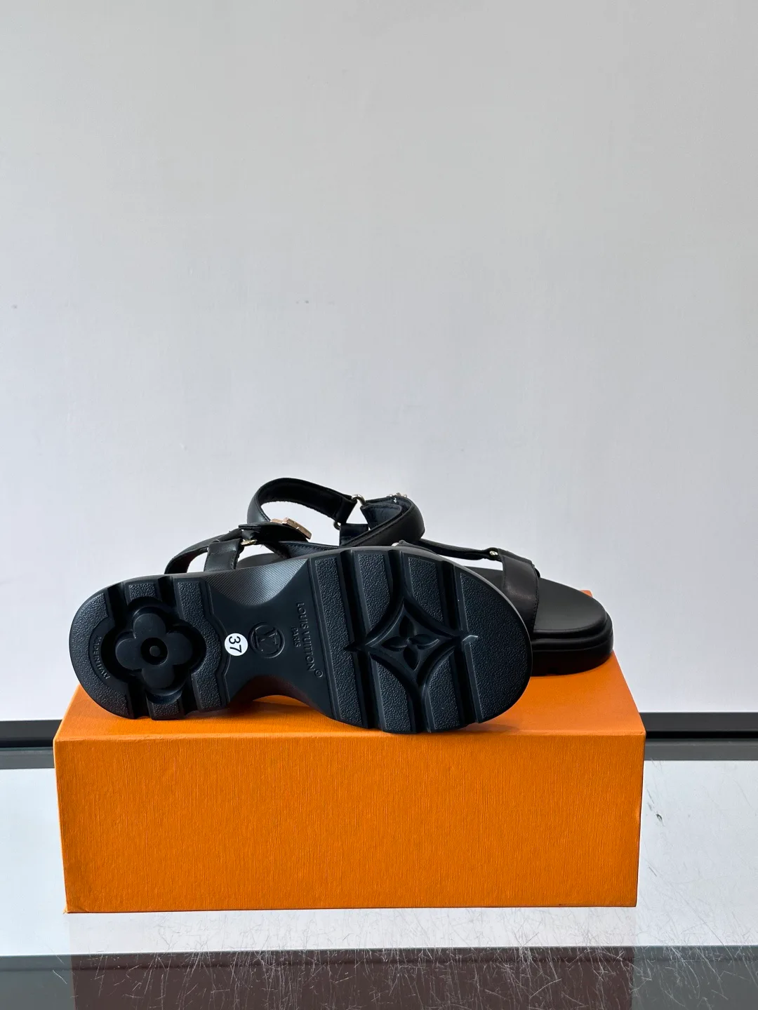 Women's Sandals LOUIS VUITTON 17593007