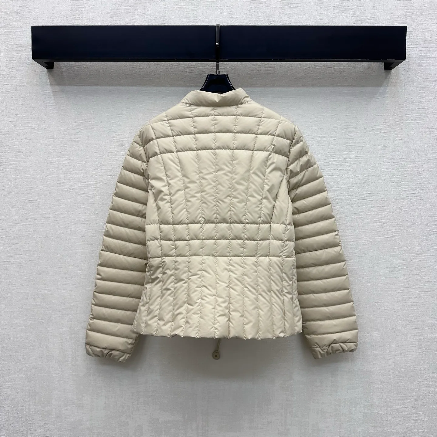 Women's Jackets And Down Jackets MONCLER 18432072