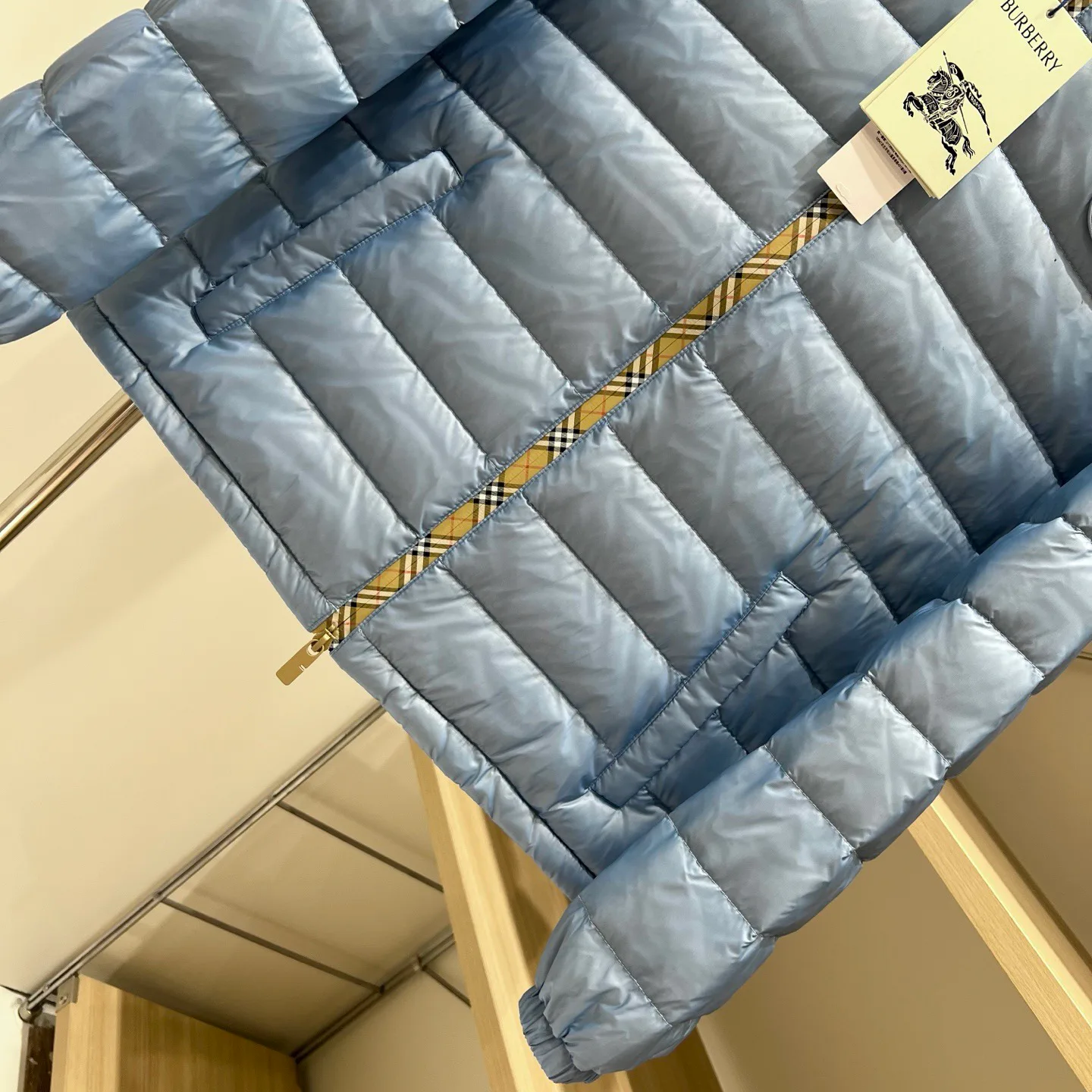 Women's Jackets And Down Jackets BURBERRY 18110900
