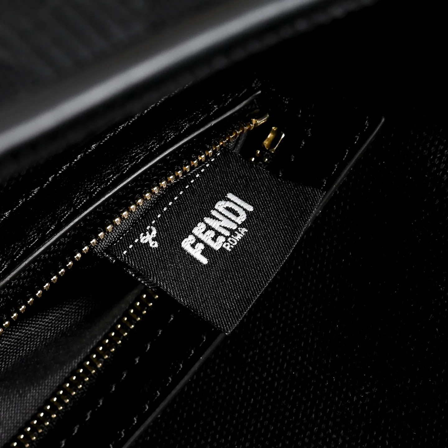 Классические Сумки Женские Fendi 18676172