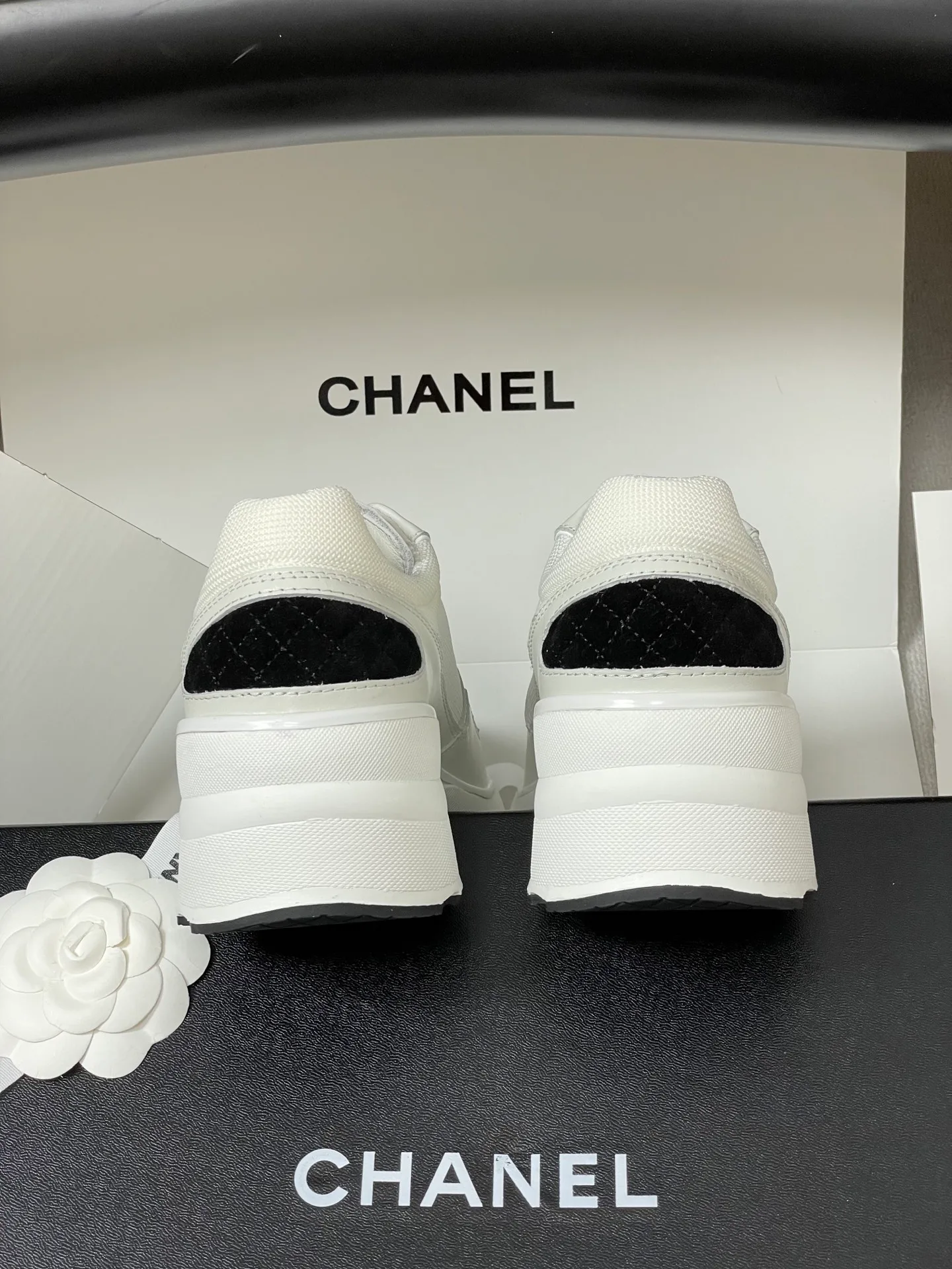 Women's Sneakers CHANEL 17867682