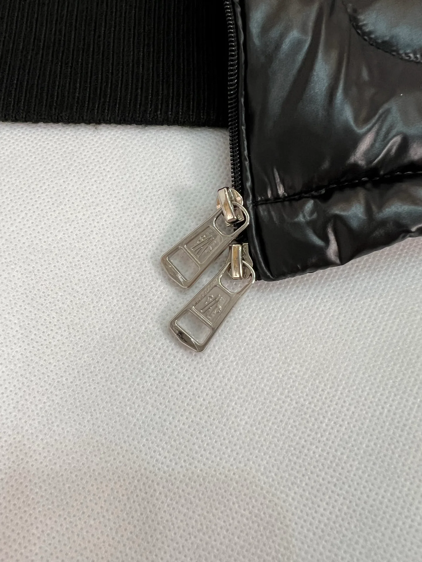 Куртки И Пуховики Мужские Moncler 18599831